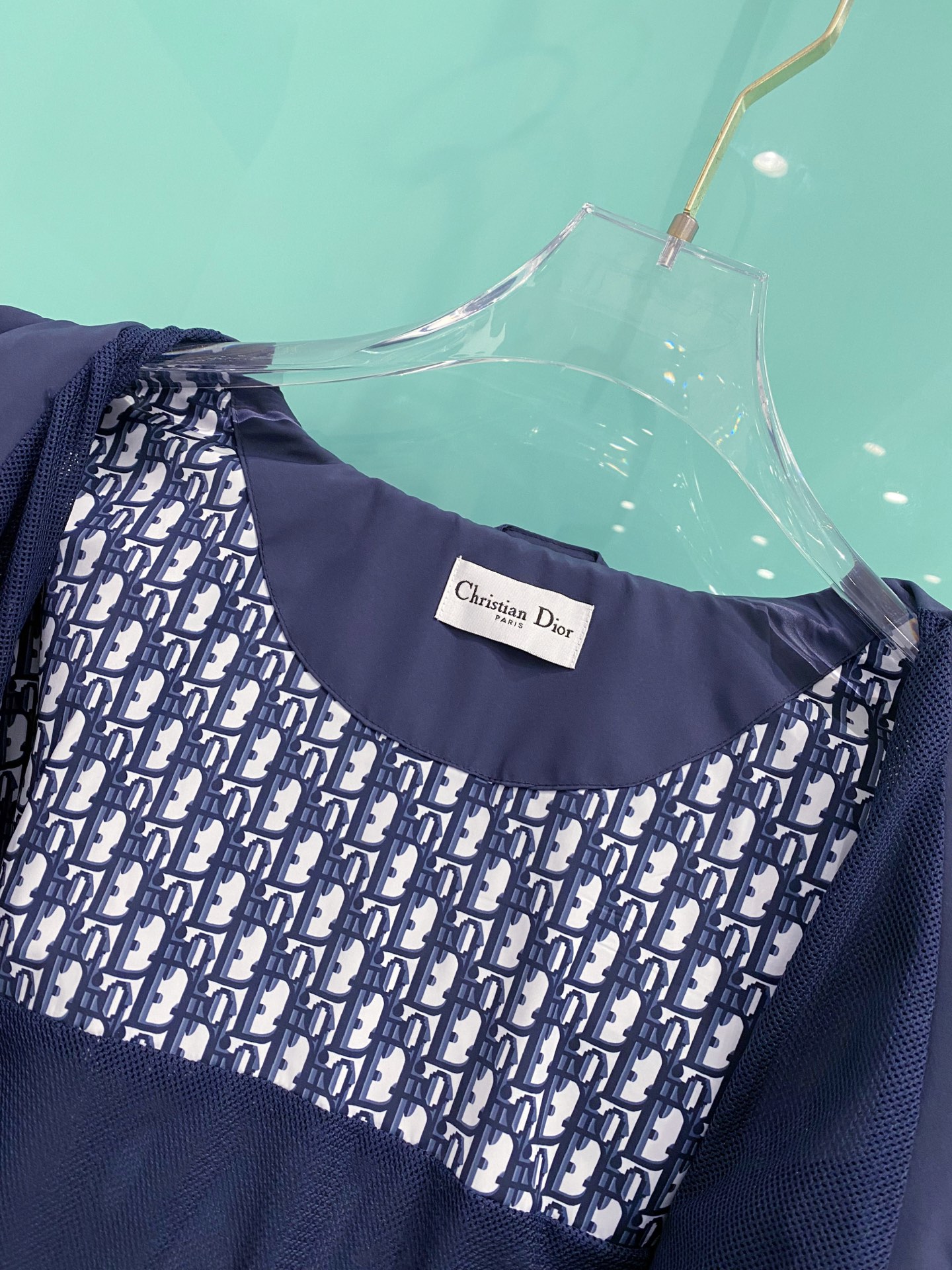 Dior 迪奥 2026ss春季新款连帽夹克外套全高端版本！高定专柜面料辅料，透气舒适度高，细节无可挑剔