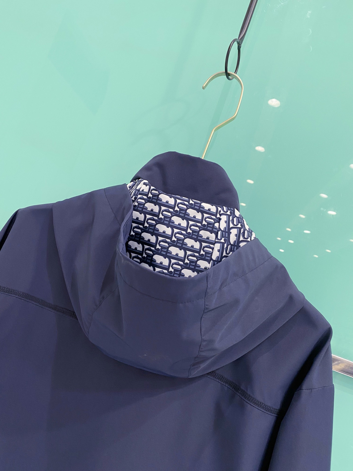 Dior 迪奥 2026ss春季新款连帽夹克外套全高端版本！高定专柜面料辅料，透气舒适度高，细节无可挑剔