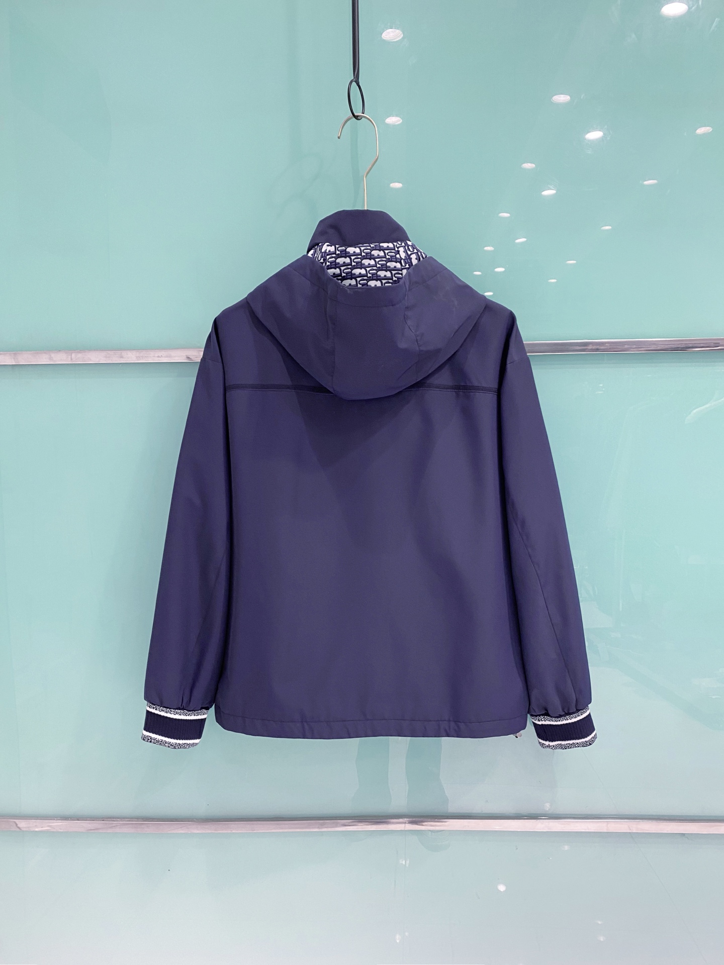 Dior 迪奥 2026ss春季新款连帽夹克外套全高端版本！高定专柜面料辅料，透气舒适度高，细节无可挑剔