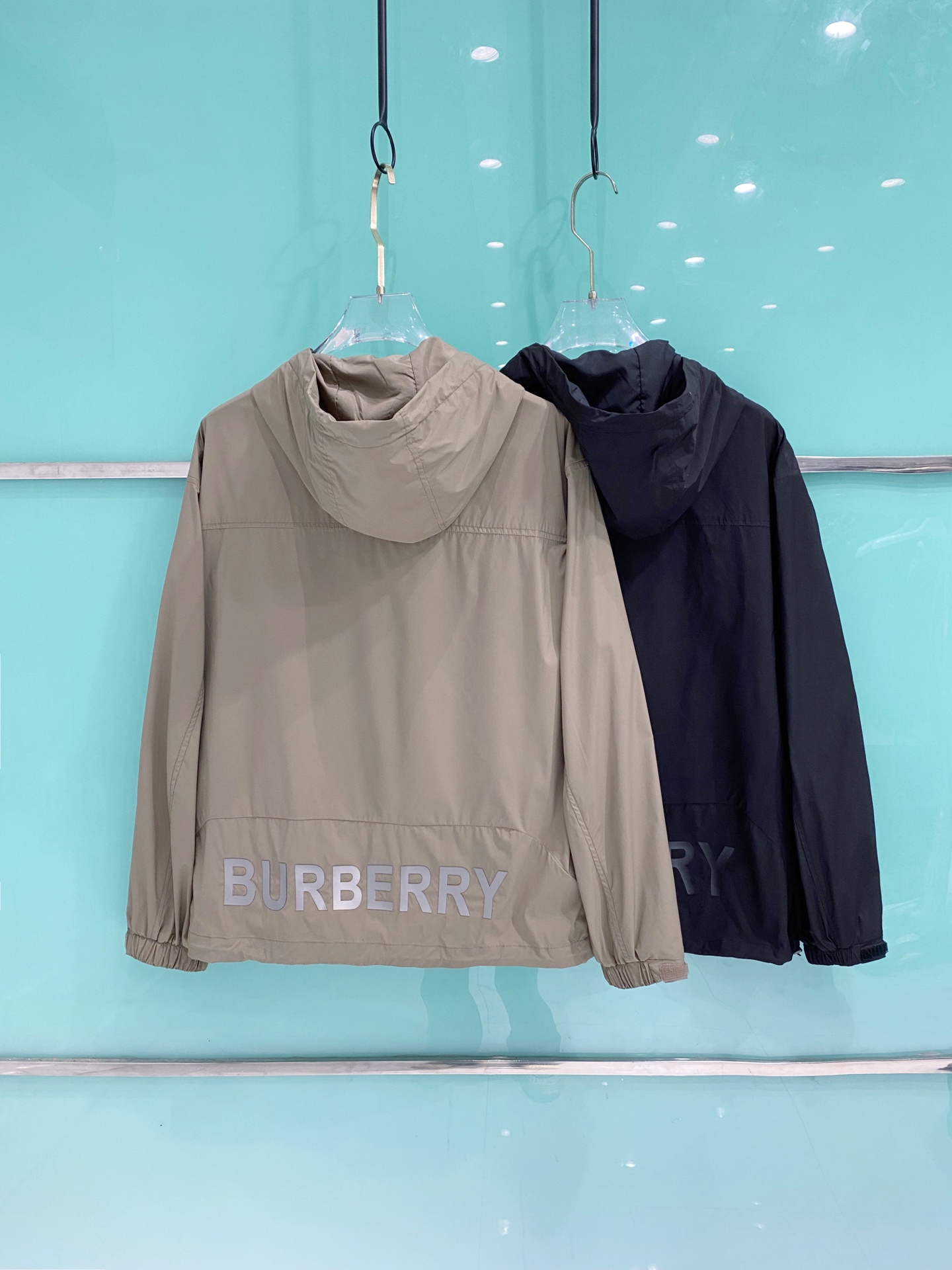 Burberry 巴宝莉 2026ss春季新款连帽夹克外套全高端版本！高定专柜面料辅料，透气舒适度高，细
