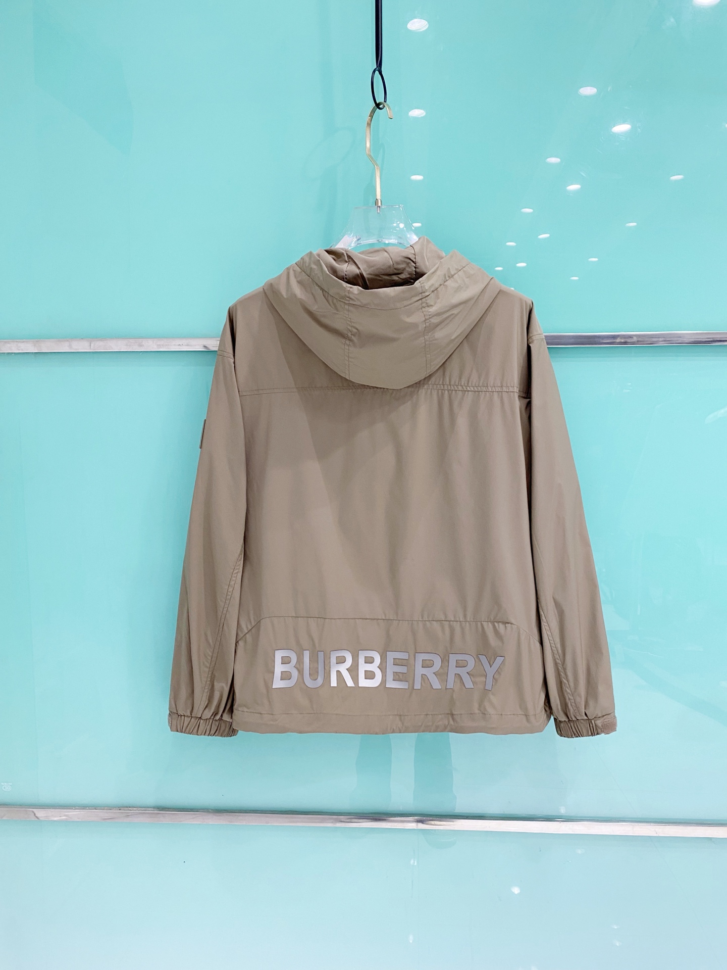 Burberry 巴宝莉 2026ss春季新款连帽夹克外套全高端版本！高定专柜面料辅料，透气舒适度高，细