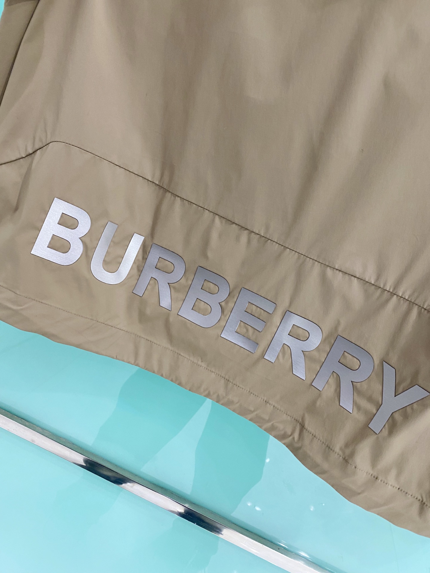 Burberry 巴宝莉 2026ss春季新款连帽夹克外套全高端版本！高定专柜面料辅料，透气舒适度高，细