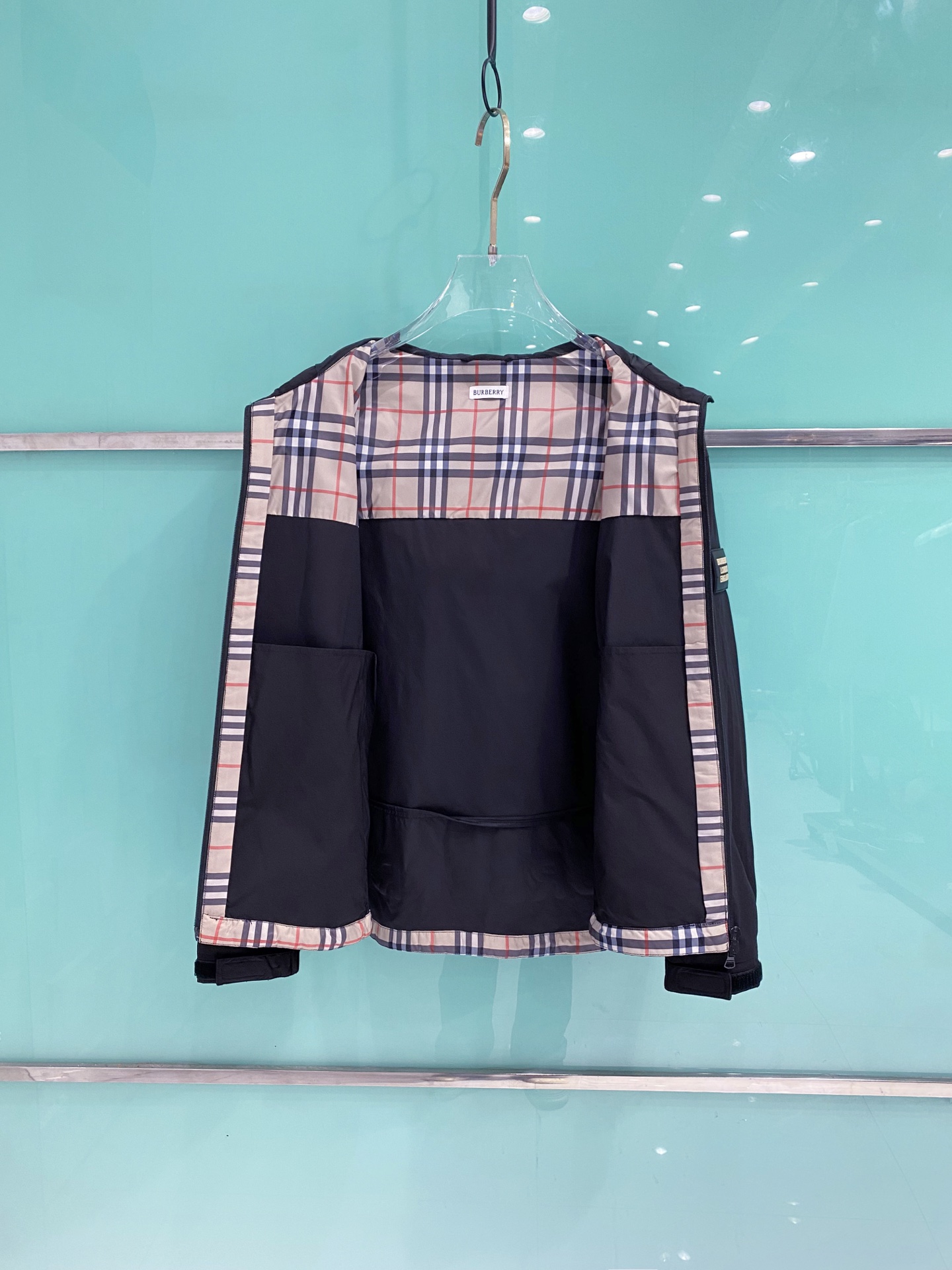 Burberry 巴宝莉 2026ss春季新款连帽夹克外套全高端版本！高定专柜面料辅料，透气舒适度高，细