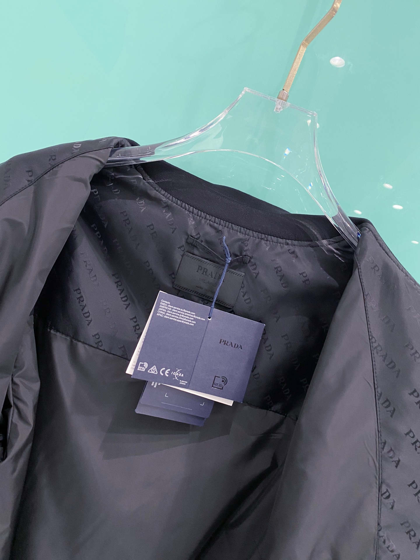 Prada 普拉达2026ss春季新款夹克外套全高端版本！高定专柜面料辅料，透气舒适度高，细节无可挑剔，