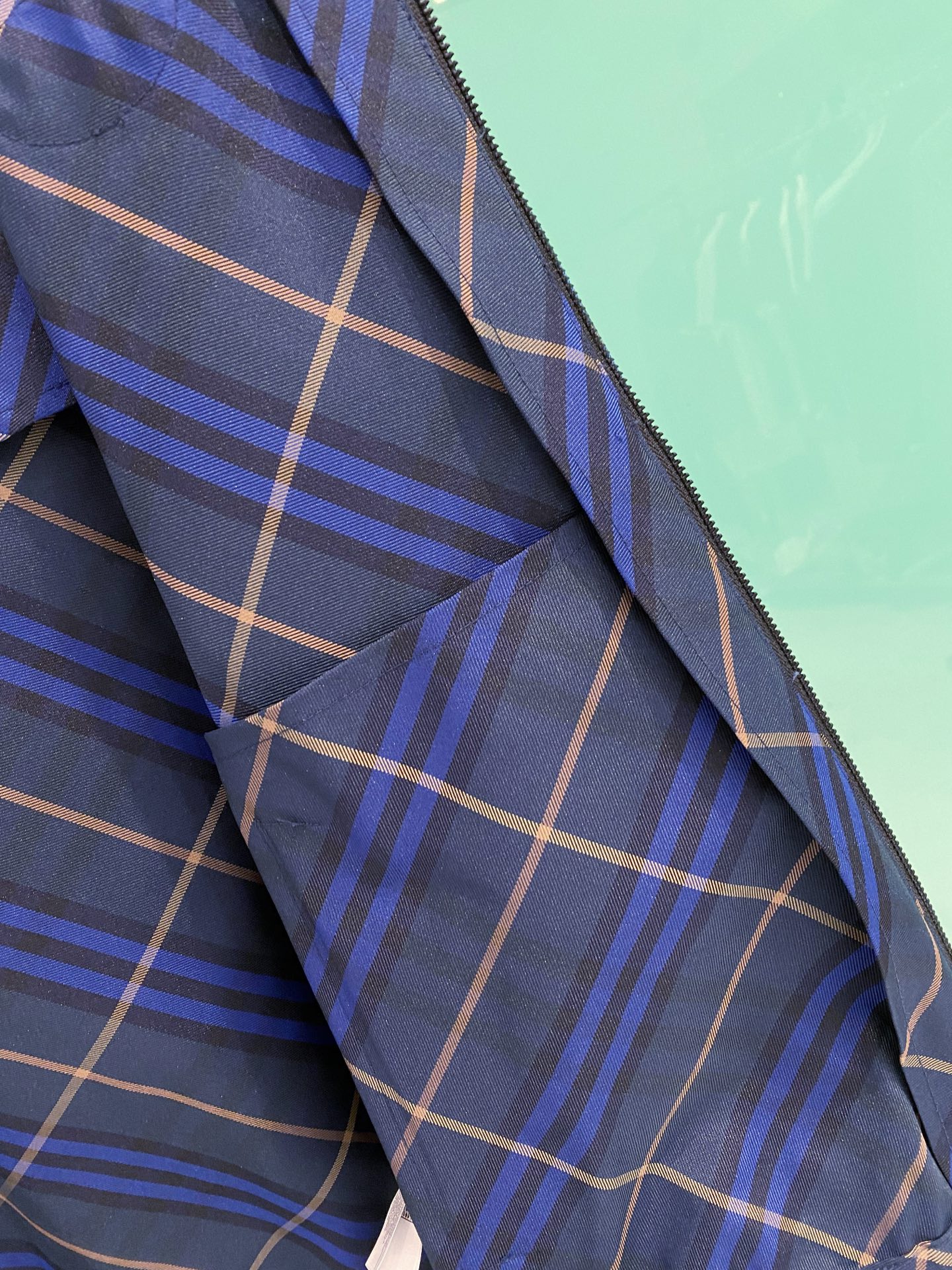 Burberry 巴宝莉 2026春季新款连帽夹克外套，全高端版本！高定专柜面料辅料，透气舒适度高，细节