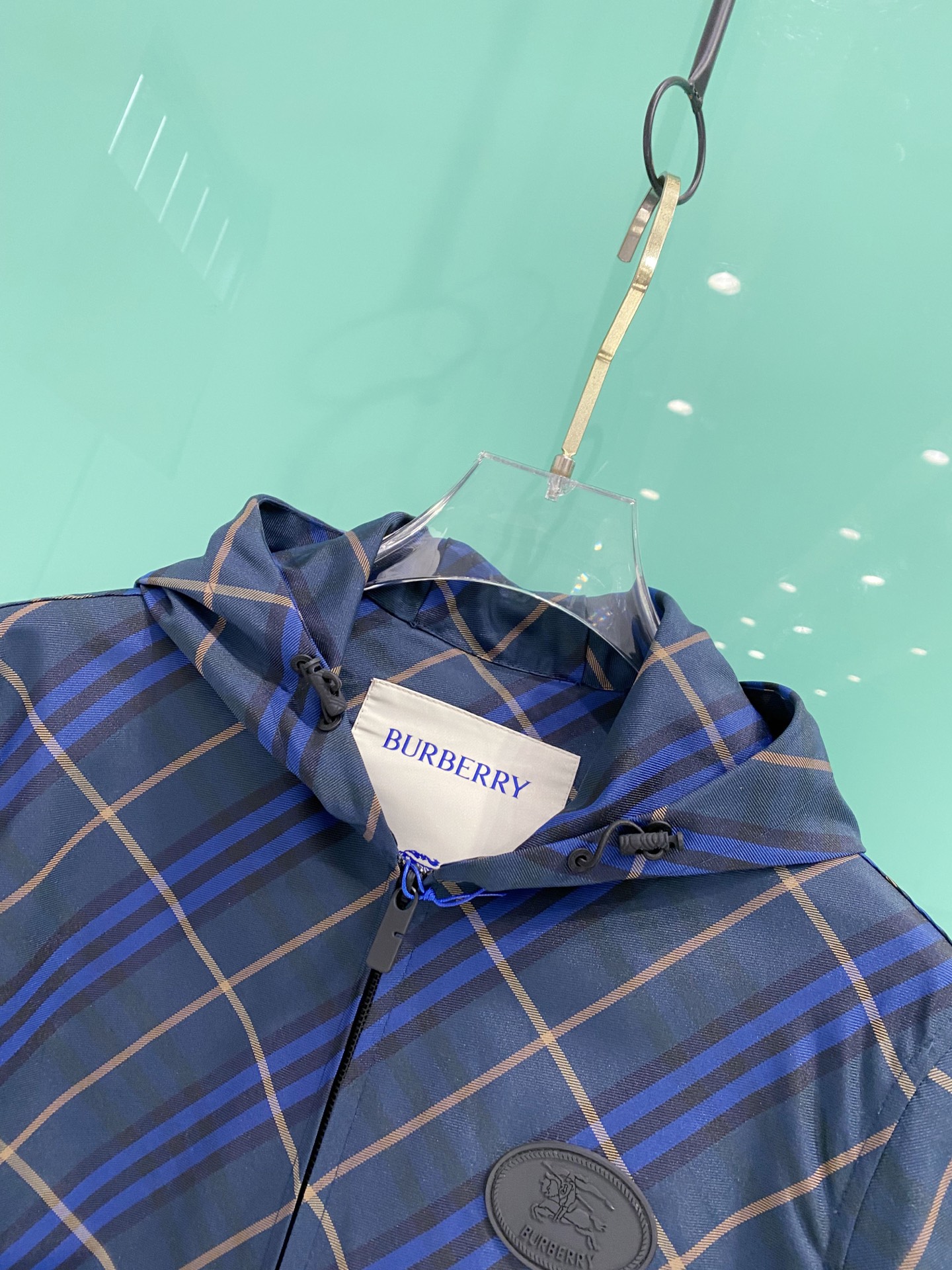 Burberry 巴宝莉 2026春季新款连帽夹克外套，全高端版本！高定专柜面料辅料，透气舒适度高，细节