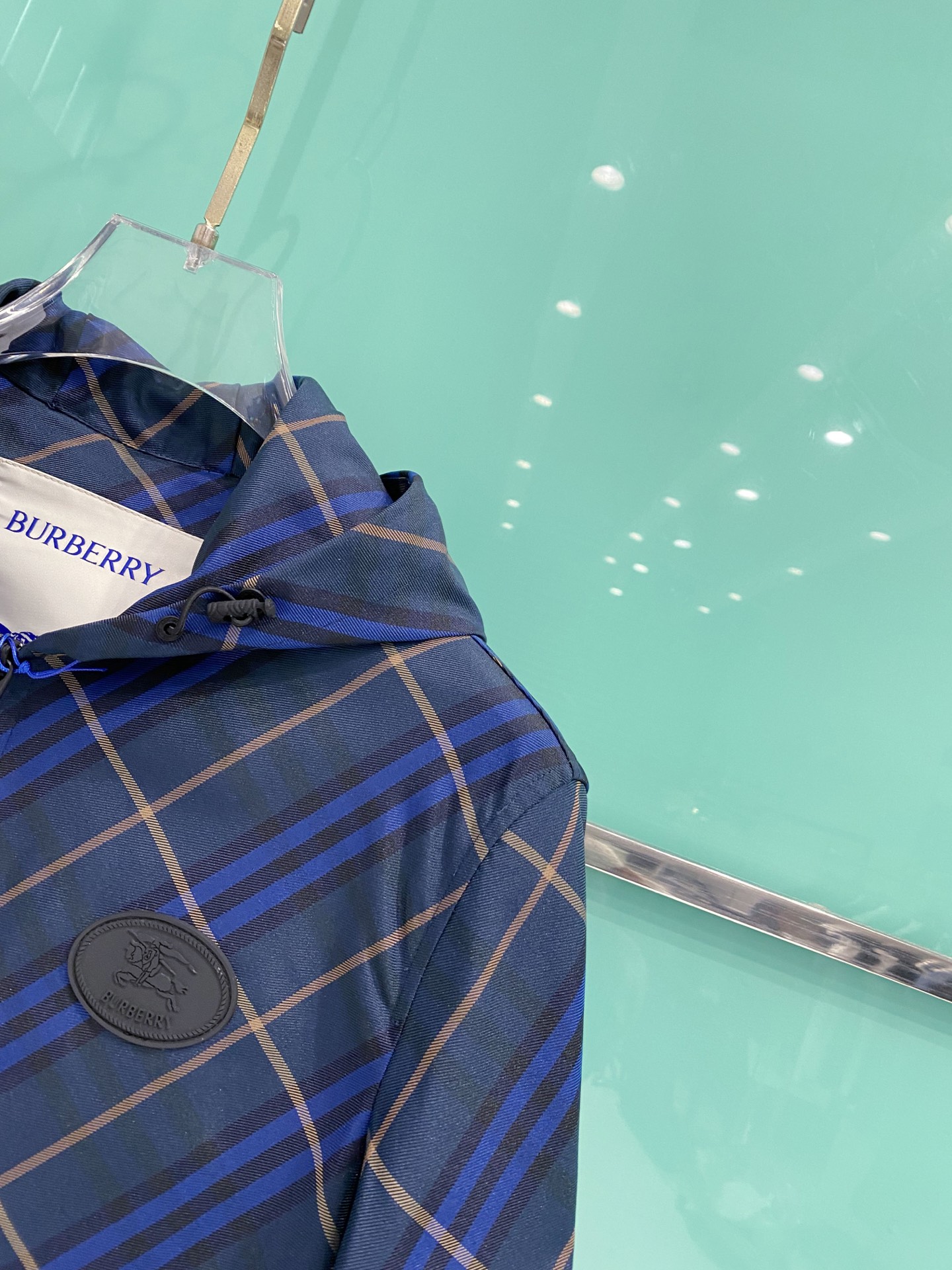 Burberry 巴宝莉 2026春季新款连帽夹克外套，全高端版本！高定专柜面料辅料，透气舒适度高，细节