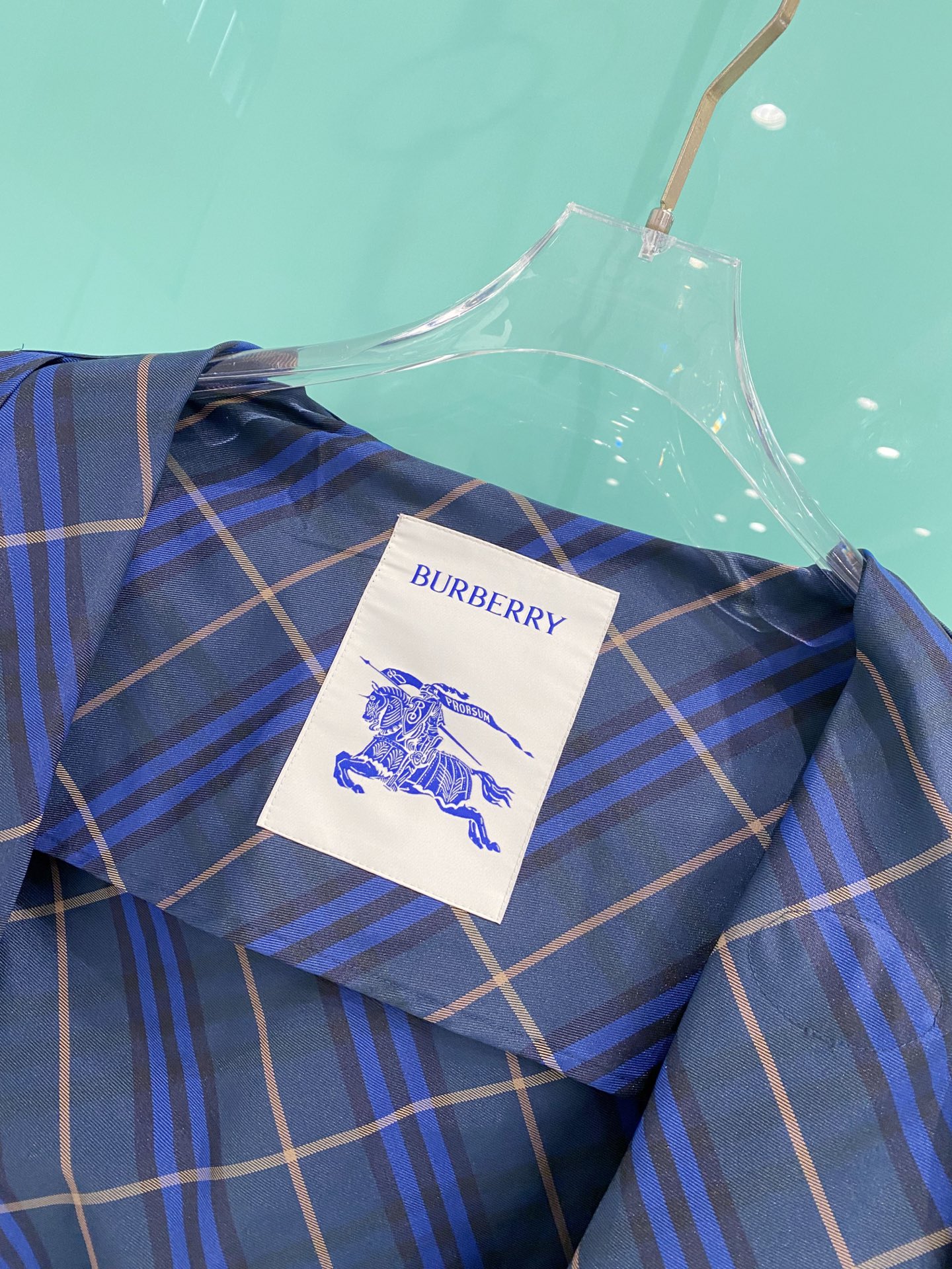 Burberry 巴宝莉 2026春季新款连帽夹克外套，全高端版本！高定专柜面料辅料，透气舒适度高，细节