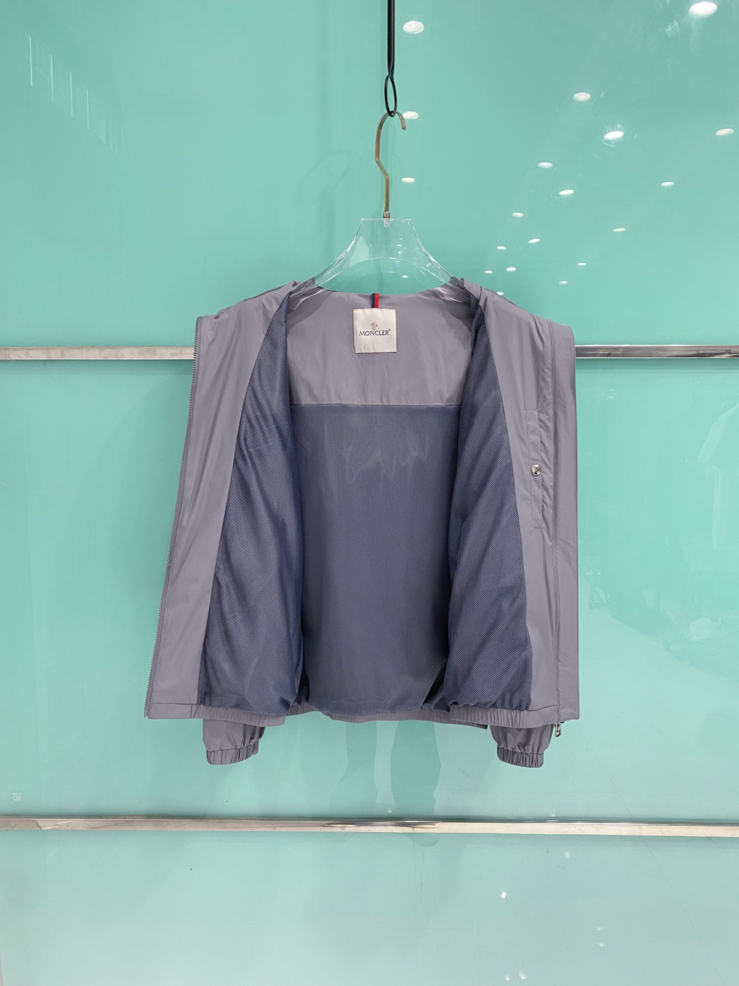 Moncler 蒙口 2026ss春季新款连帽夹克外套全高端版本！高定专柜面料辅料，透气舒适度高，细节无