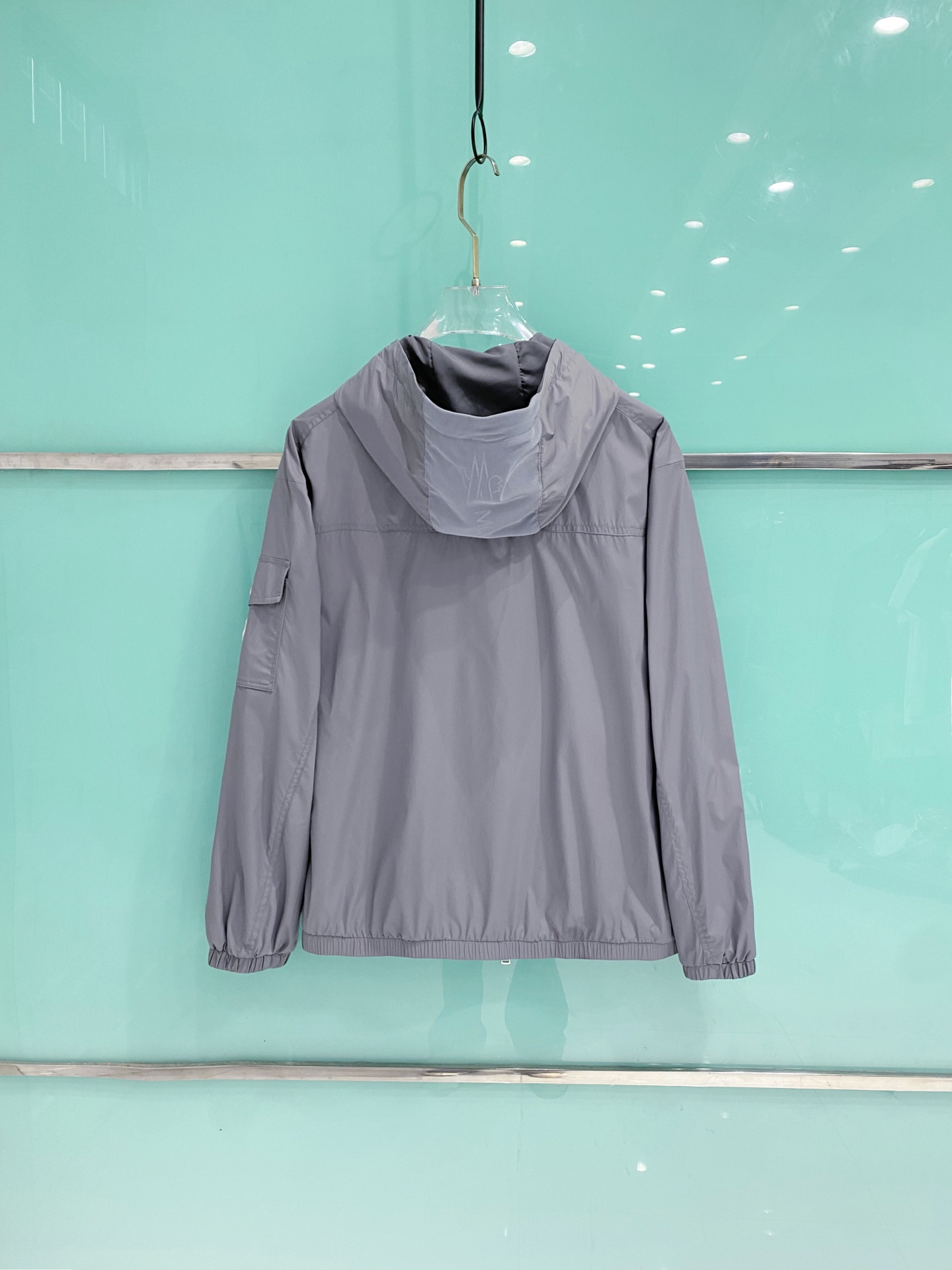 Moncler 蒙口 2026ss春季新款连帽夹克外套全高端版本！高定专柜面料辅料，透气舒适度高，细节无