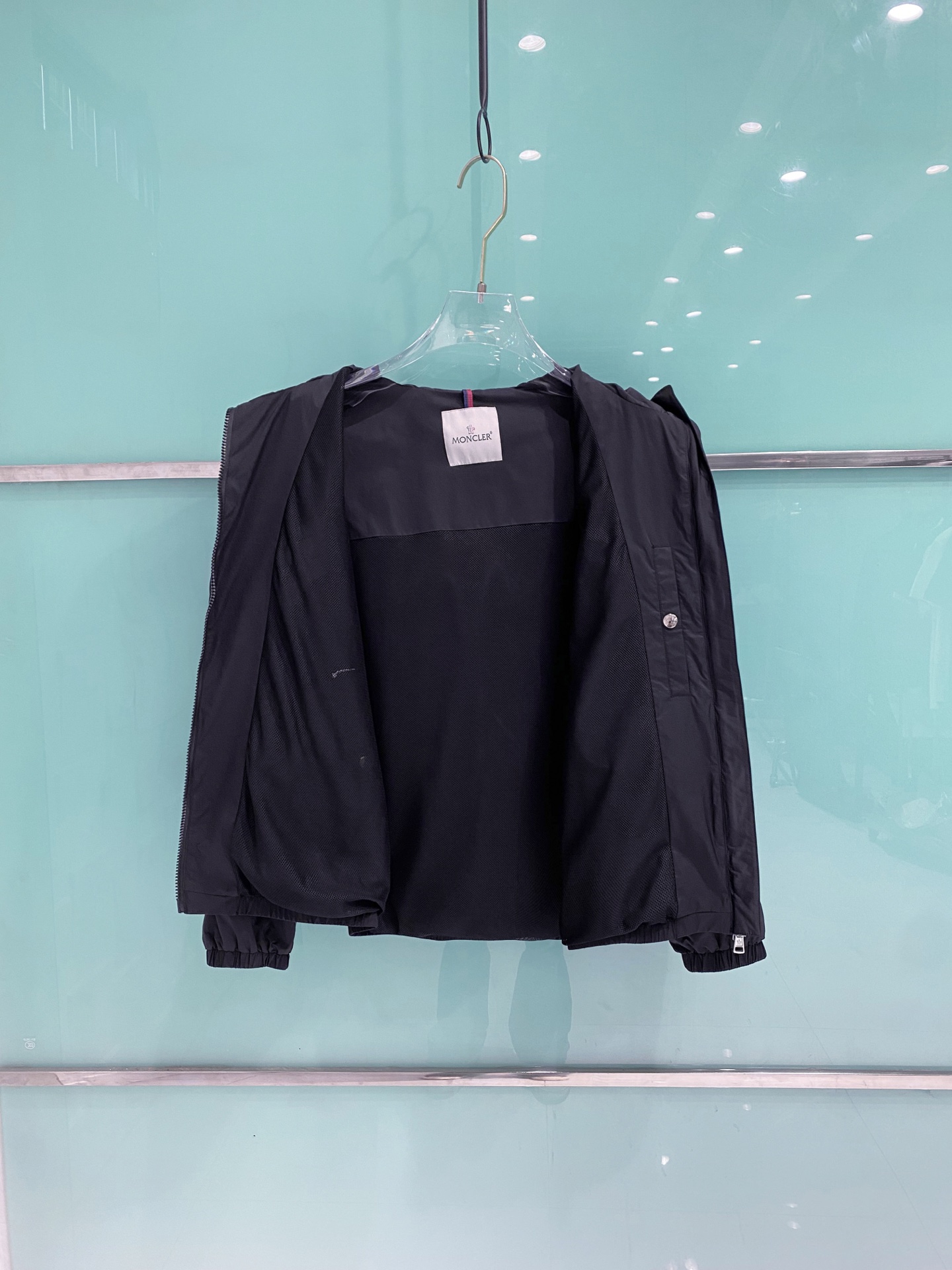 Moncler 蒙口 2026ss春季新款连帽夹克外套全高端版本！高定专柜面料辅料，透气舒适度高，细节无