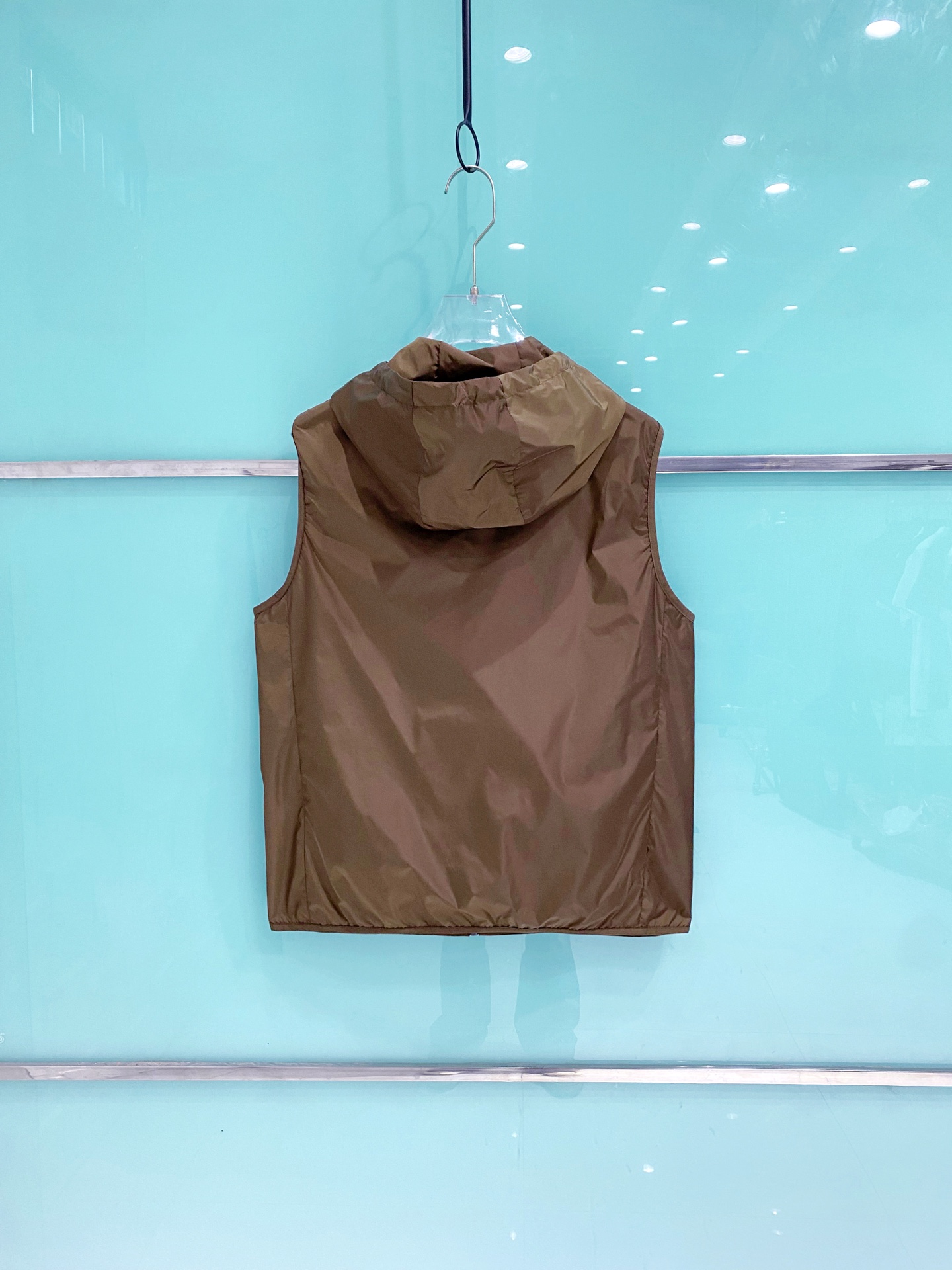 Prada 普拉达马甲2026ss春季新款夹克外套，专柜同步新品发售，商务休闲两不误！三角标彰显品牌奢华