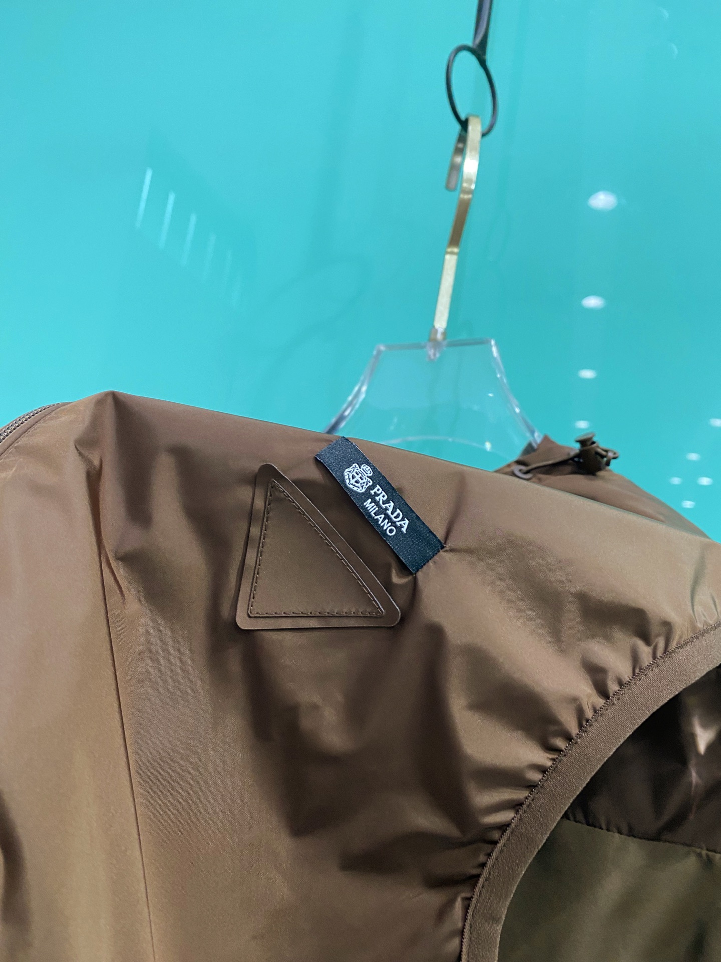 Prada 普拉达马甲2026ss春季新款夹克外套，专柜同步新品发售，商务休闲两不误！三角标彰显品牌奢华