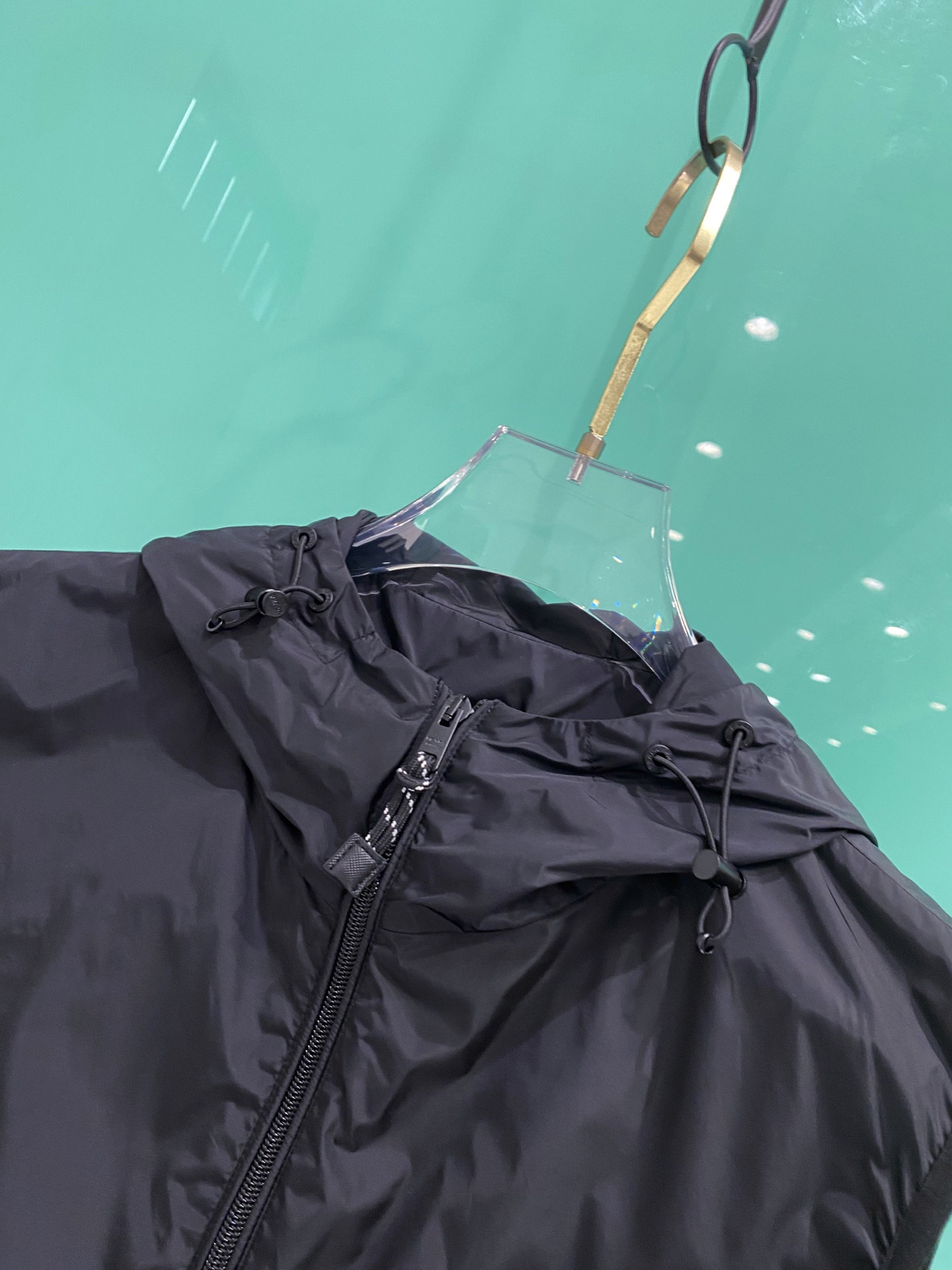 Prada 普拉达马甲2026ss春季新款夹克外套，专柜同步新品发售，商务休闲两不误！三角标彰显品牌奢华