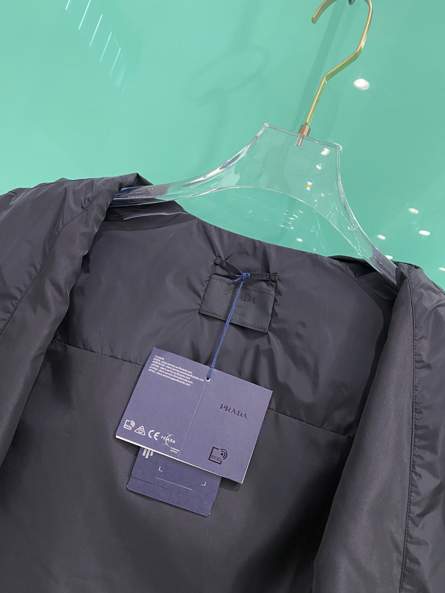 Prada 普拉达马甲2026ss春季新款夹克外套，专柜同步新品发售，商务休闲两不误！三角标彰显品牌奢华