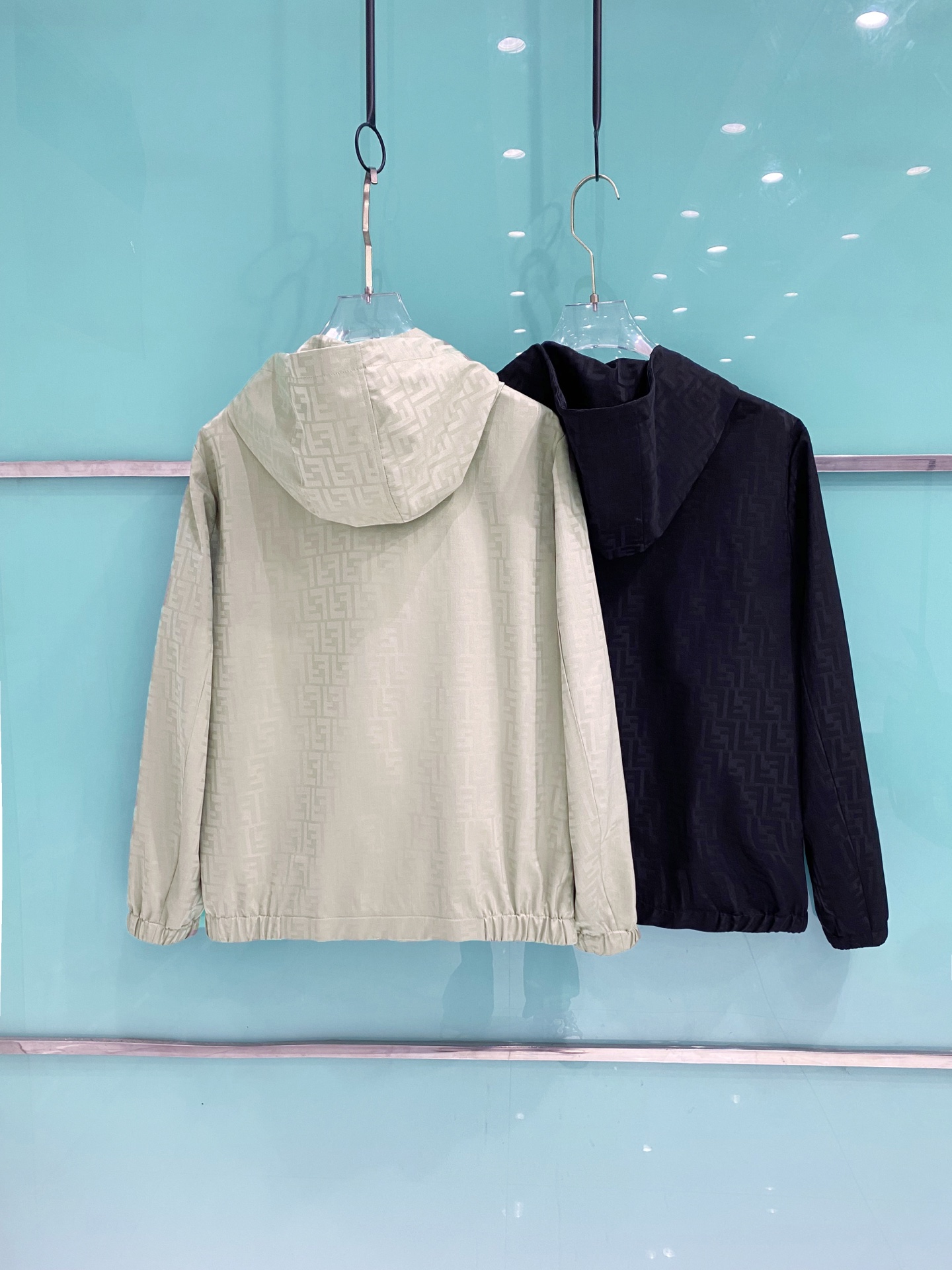 Fendi 芬迪 2026ss春季新款连帽夹克外套全高端版本！高定专柜面料辅料，透气舒适度高，细节无可挑