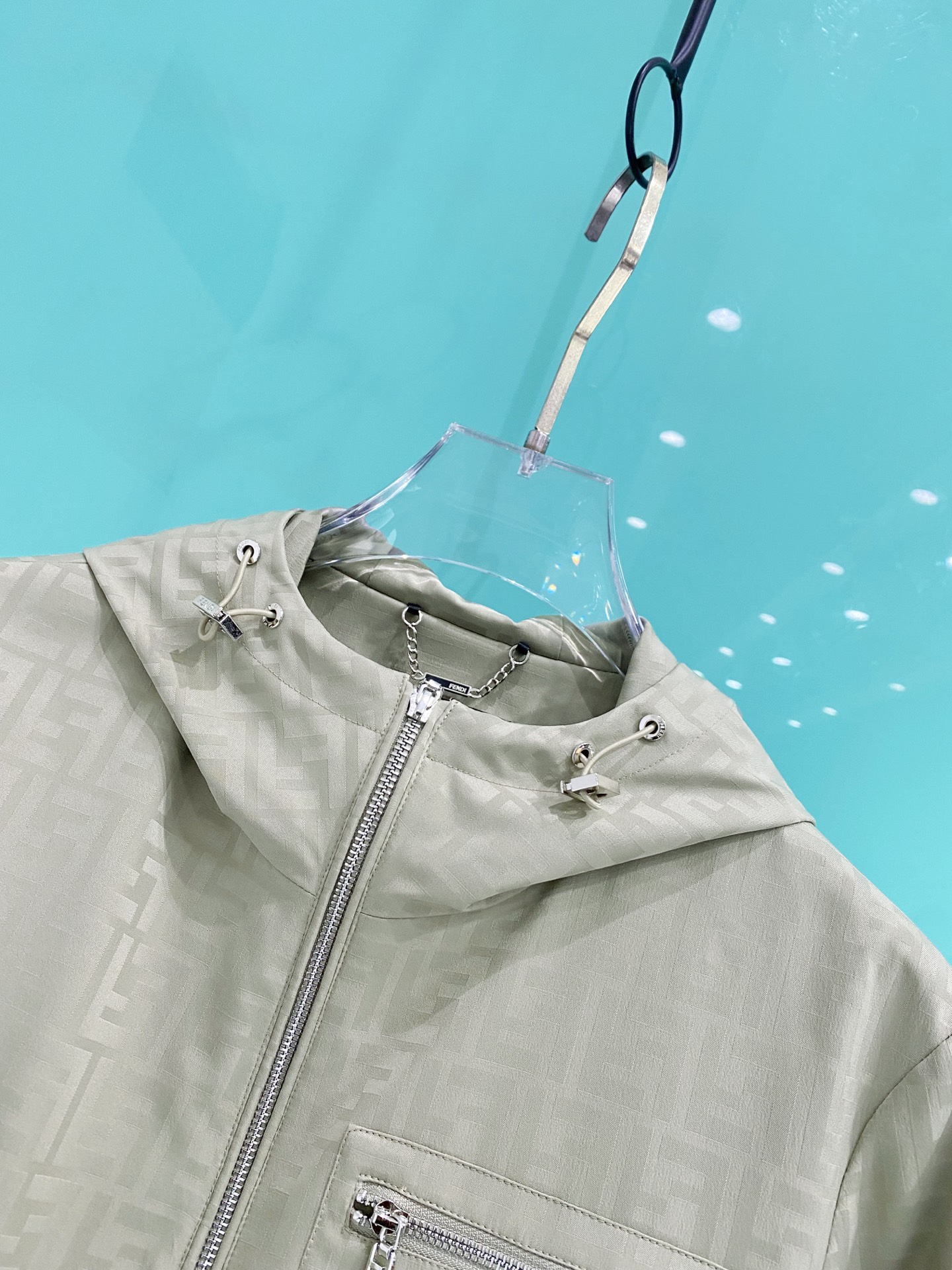 Fendi 芬迪 2026ss春季新款连帽夹克外套全高端版本！高定专柜面料辅料，透气舒适度高，细节无可挑