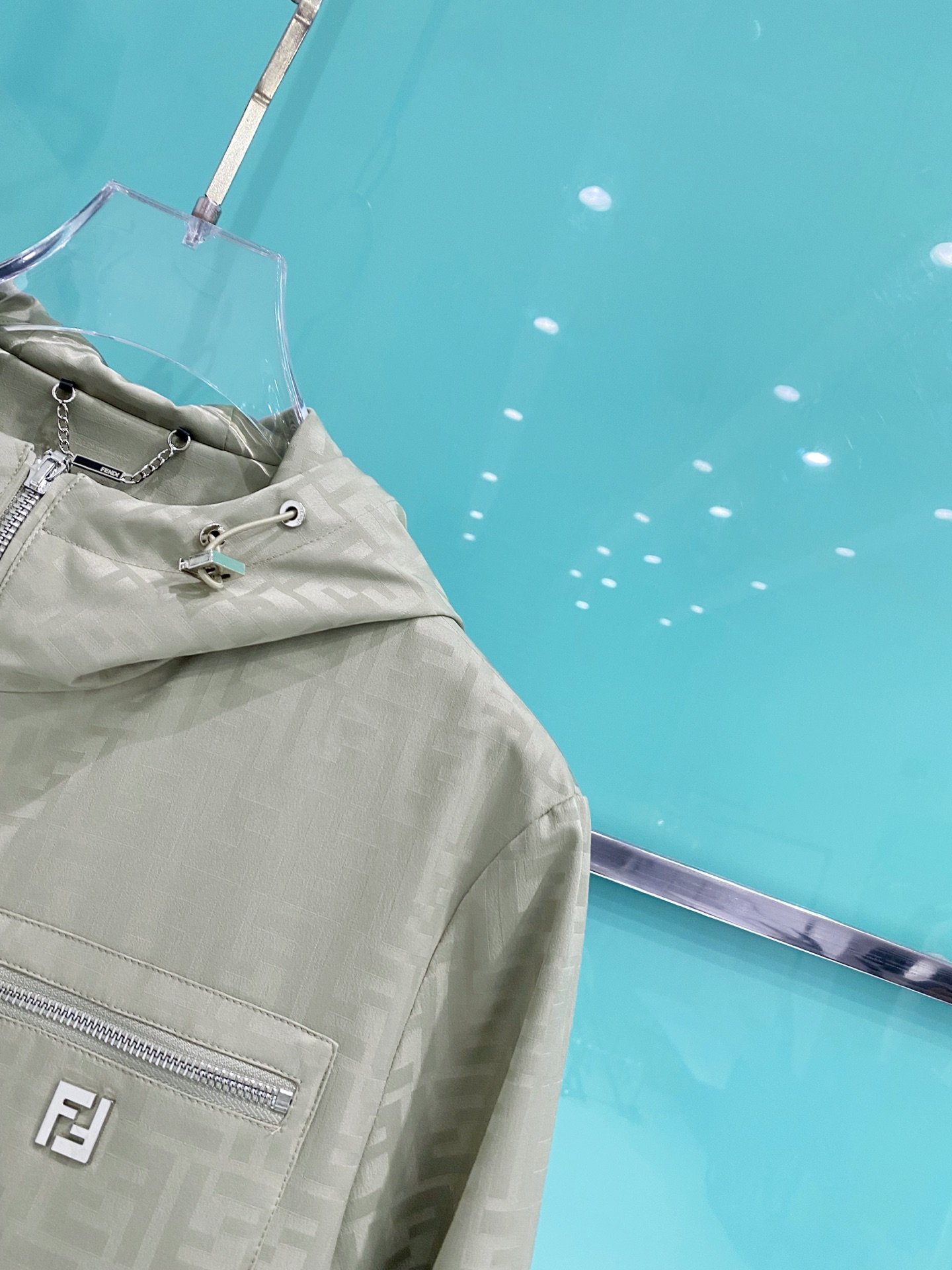 Fendi 芬迪 2026ss春季新款连帽夹克外套全高端版本！高定专柜面料辅料，透气舒适度高，细节无可挑