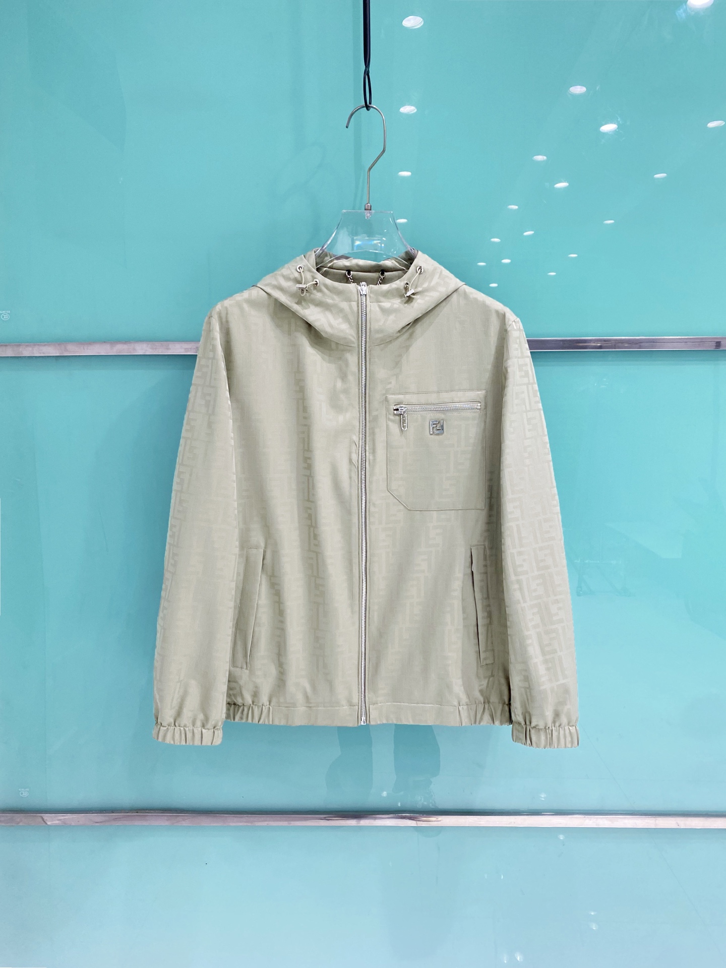 Fendi 芬迪 2026ss春季新款连帽夹克外套全高端版本！高定专柜面料辅料，透气舒适度高，细节无可挑