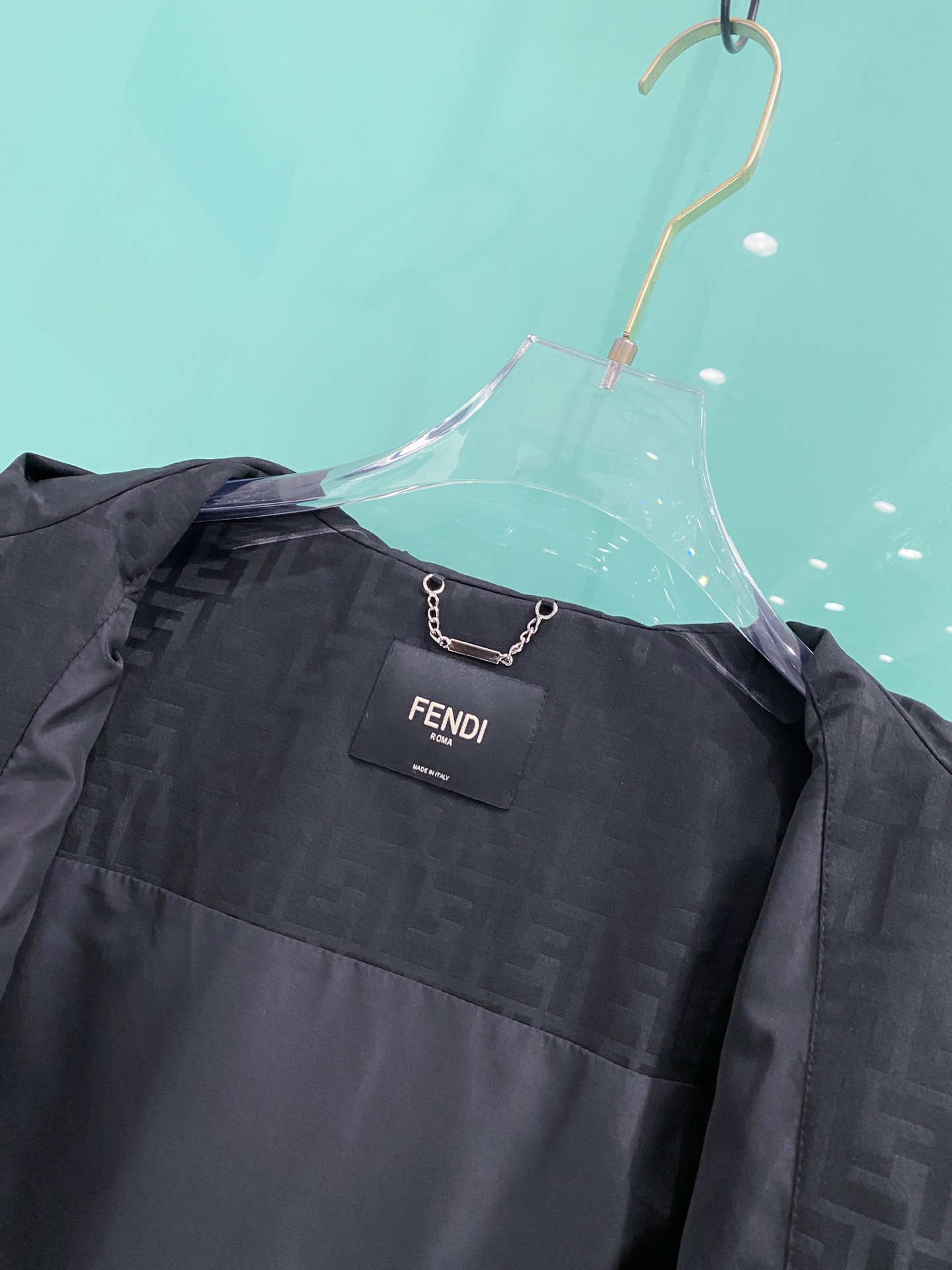 Fendi 芬迪 2026ss春季新款连帽夹克外套全高端版本！高定专柜面料辅料，透气舒适度高，细节无可挑