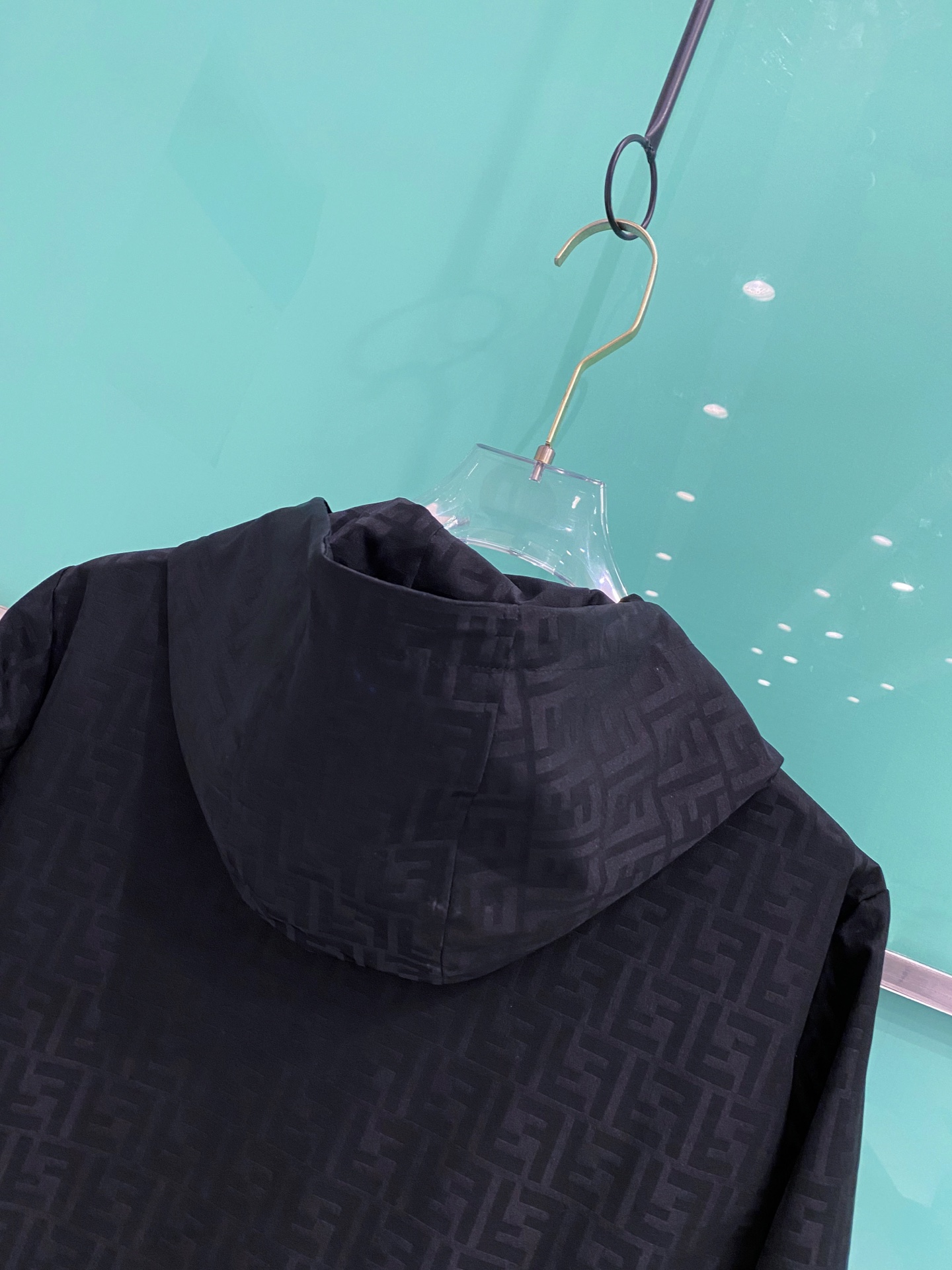 Fendi 芬迪 2026ss春季新款连帽夹克外套全高端版本！高定专柜面料辅料，透气舒适度高，细节无可挑