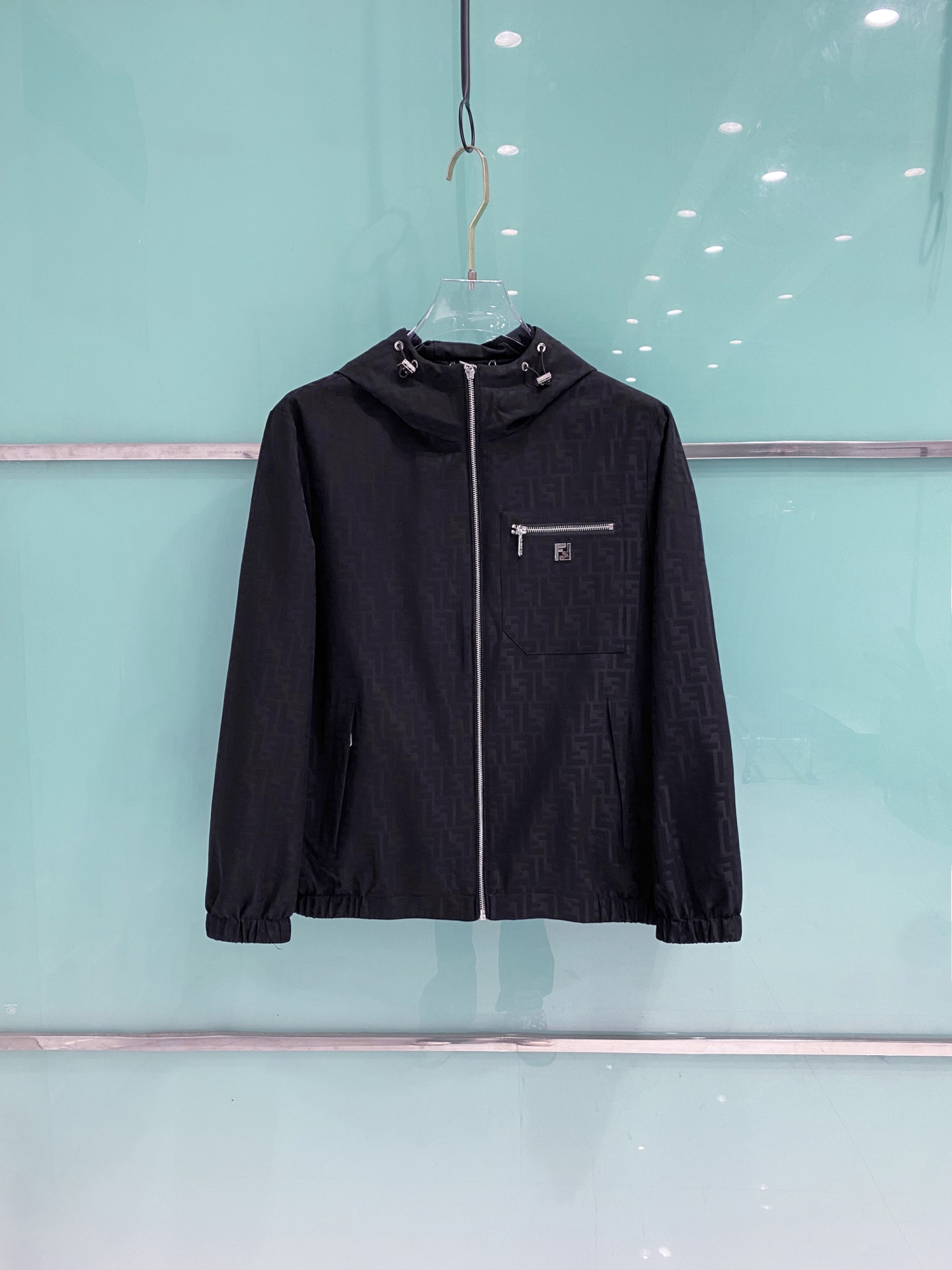 Fendi 芬迪 2026ss春季新款连帽夹克外套全高端版本！高定专柜面料辅料，透气舒适度高，细节无可挑