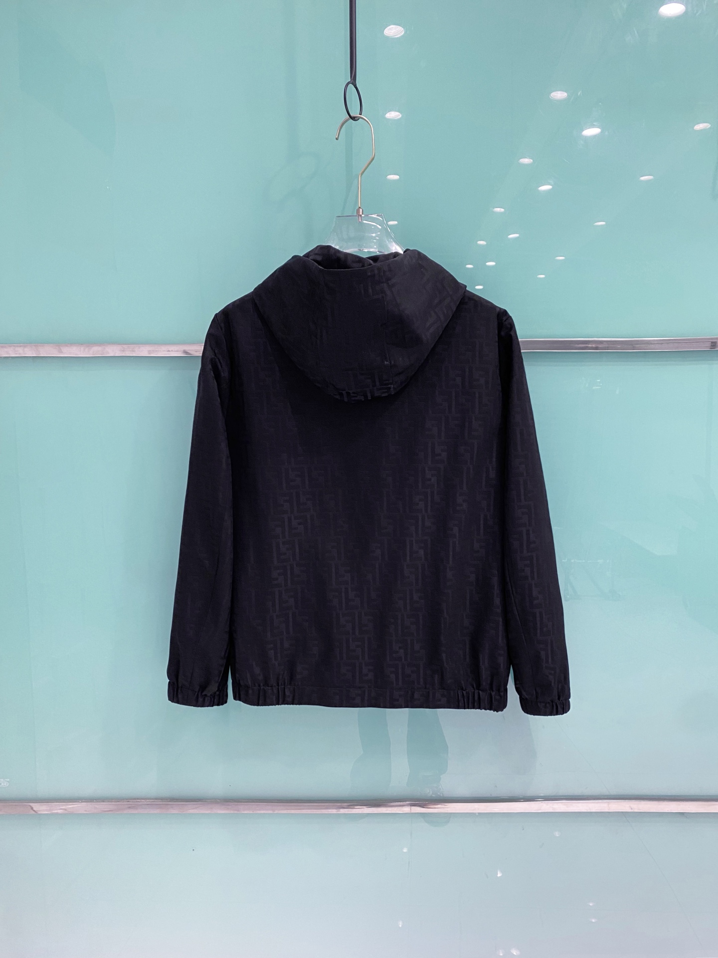 Fendi 芬迪 2026ss春季新款连帽夹克外套全高端版本！高定专柜面料辅料，透气舒适度高，细节无可挑