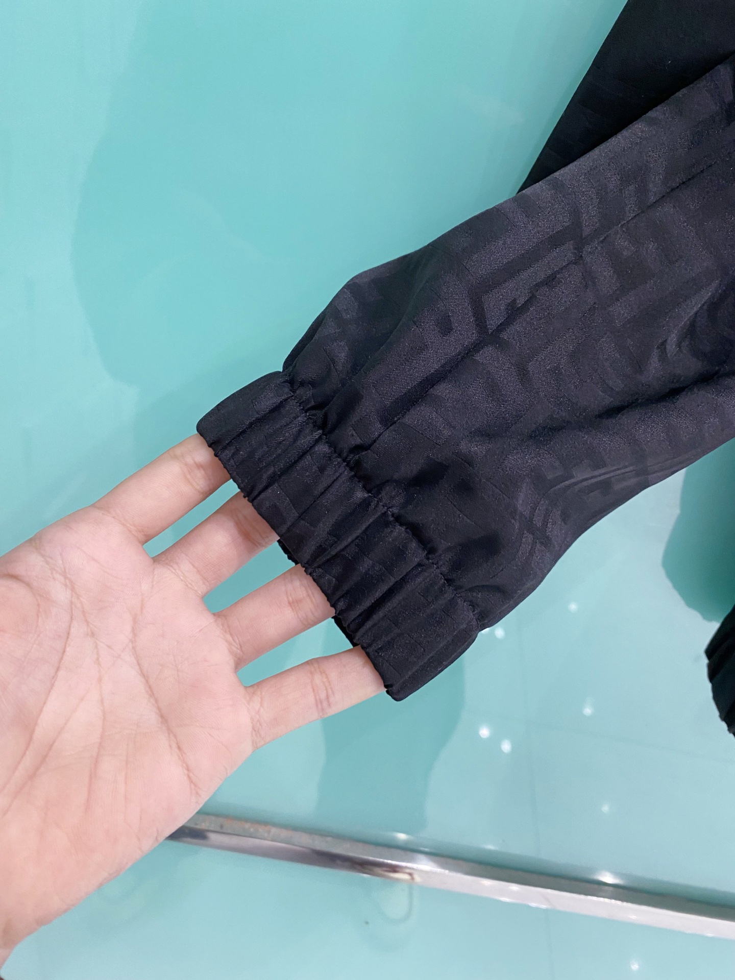 Fendi 芬迪 2026ss春季新款连帽夹克外套全高端版本！高定专柜面料辅料，透气舒适度高，细节无可挑