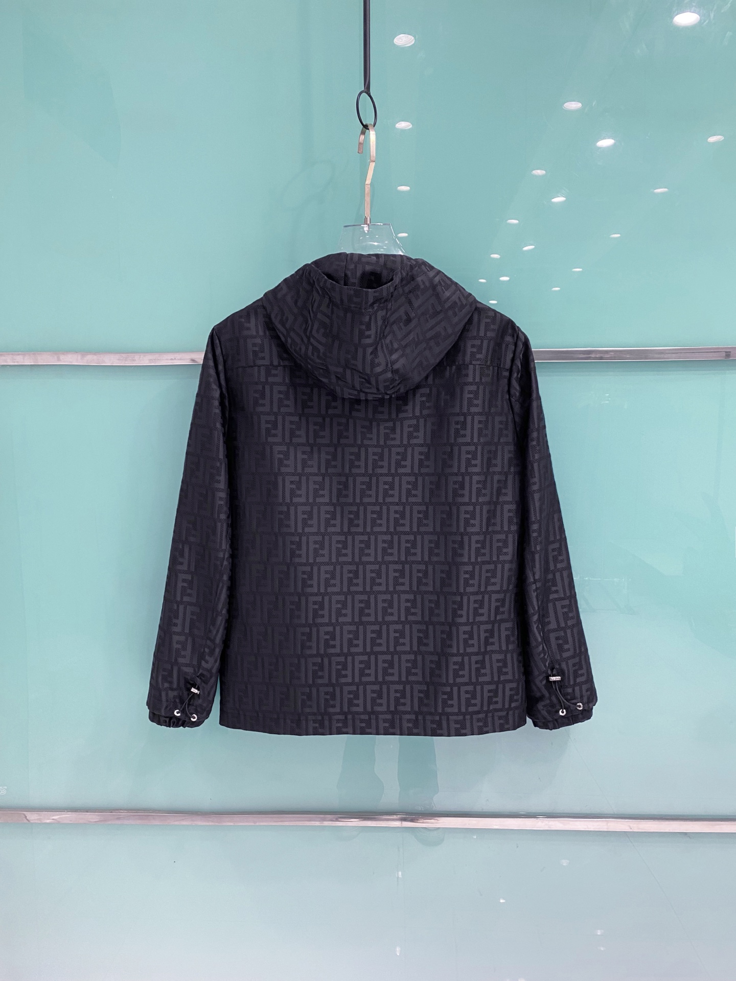 Fendi 芬迪 2026ss春季新款连帽夹克外套全高端版本！高定专柜面料辅料，透气舒适度高，细节无可挑