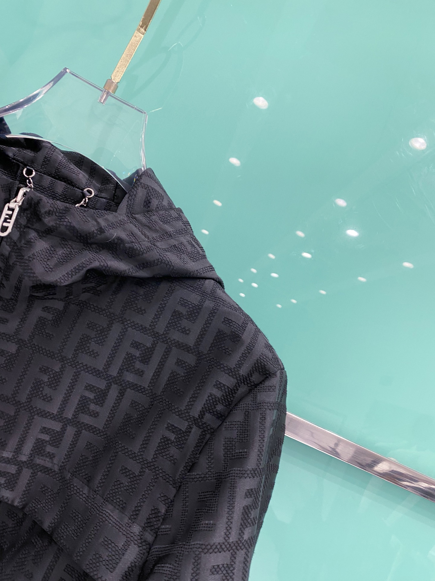 Fendi 芬迪 2026ss春季新款连帽夹克外套全高端版本！高定专柜面料辅料，透气舒适度高，细节无可挑