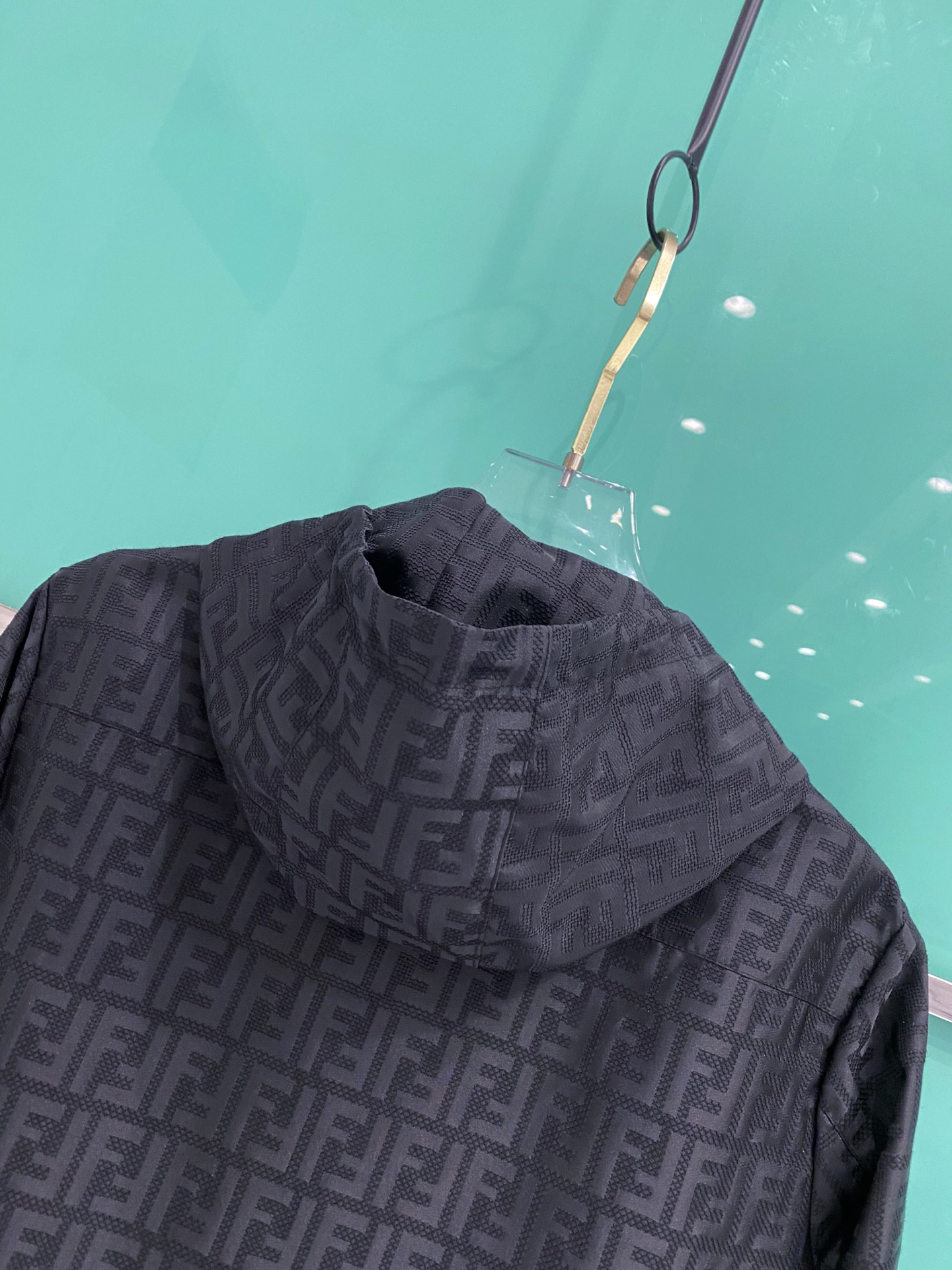 Fendi 芬迪 2026ss春季新款连帽夹克外套全高端版本！高定专柜面料辅料，透气舒适度高，细节无可挑