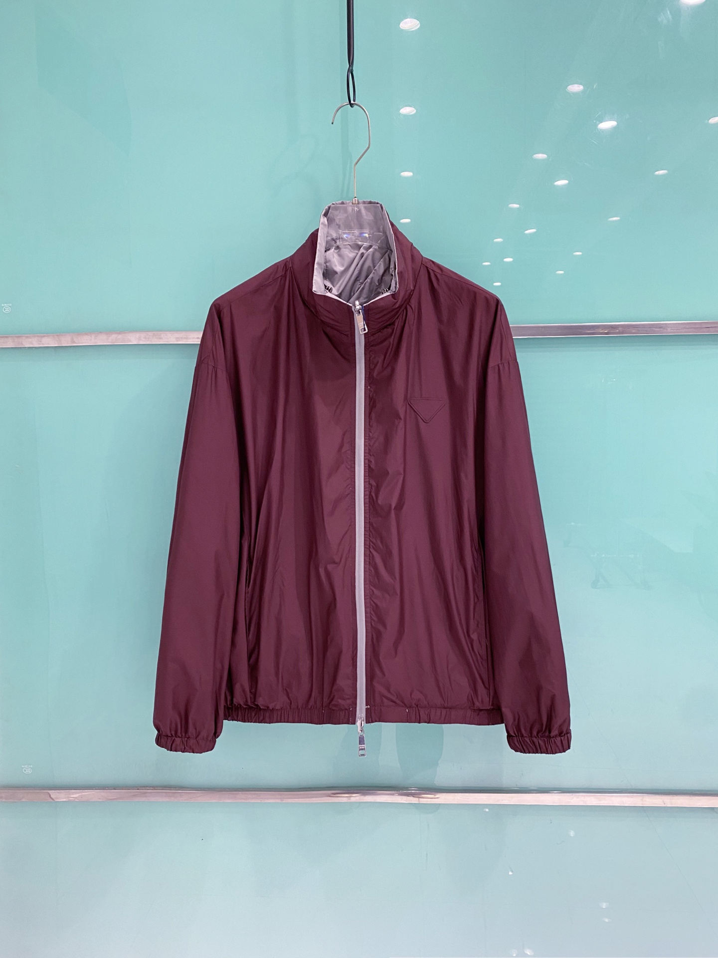 Prada 普拉达 双面穿 2026ss春季新款连帽夹克外套全高端版本！高定专柜面料辅料，透气舒适度高，