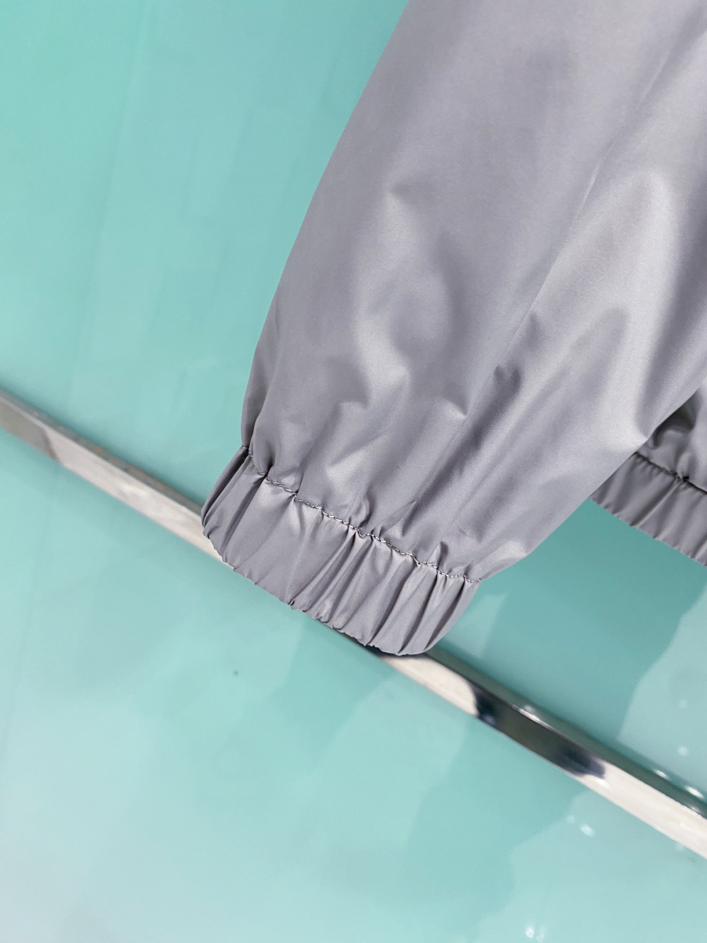 Prada 普拉达 双面穿 2026ss春季新款连帽夹克外套全高端版本！高定专柜面料辅料，透气舒适度高，