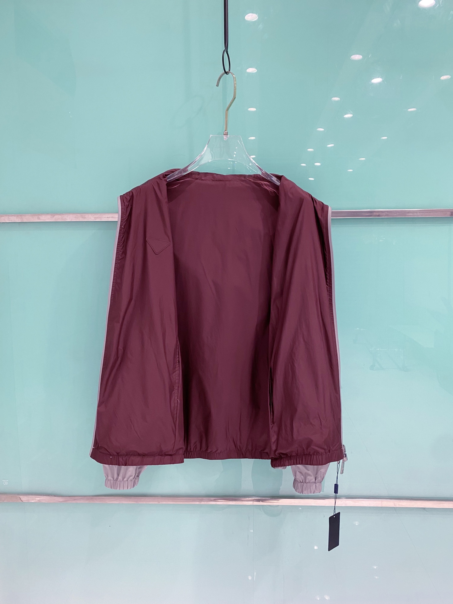 Prada 普拉达 双面穿 2026ss春季新款连帽夹克外套全高端版本！高定专柜面料辅料，透气舒适度高，