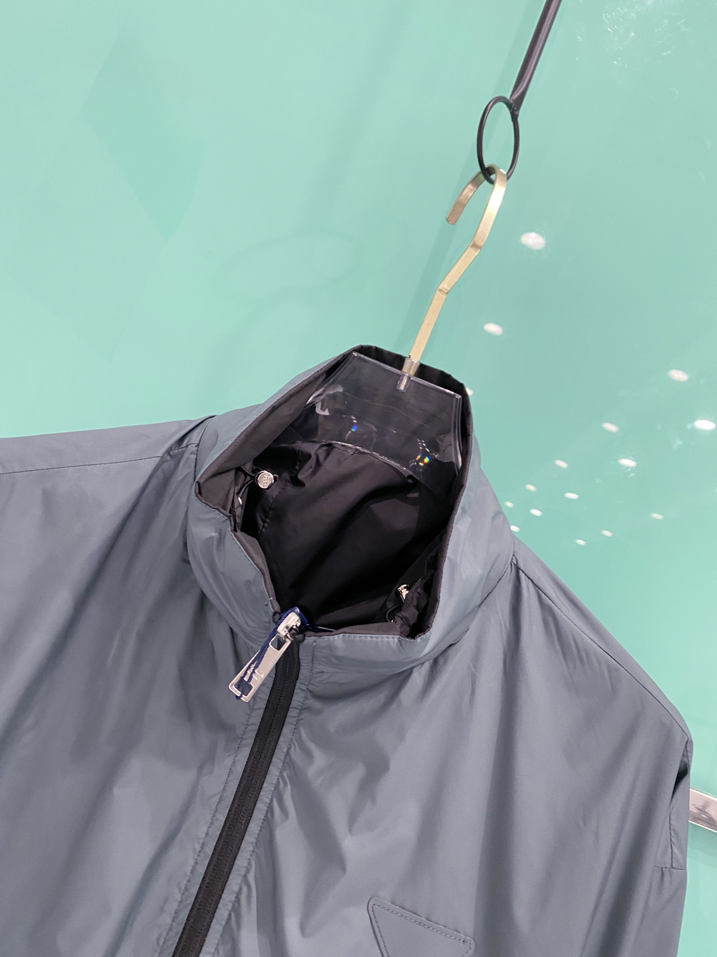 Prada 普拉达 双面穿 2026ss春季新款连帽夹克外套全高端版本！高定专柜面料辅料，透气舒适度高，