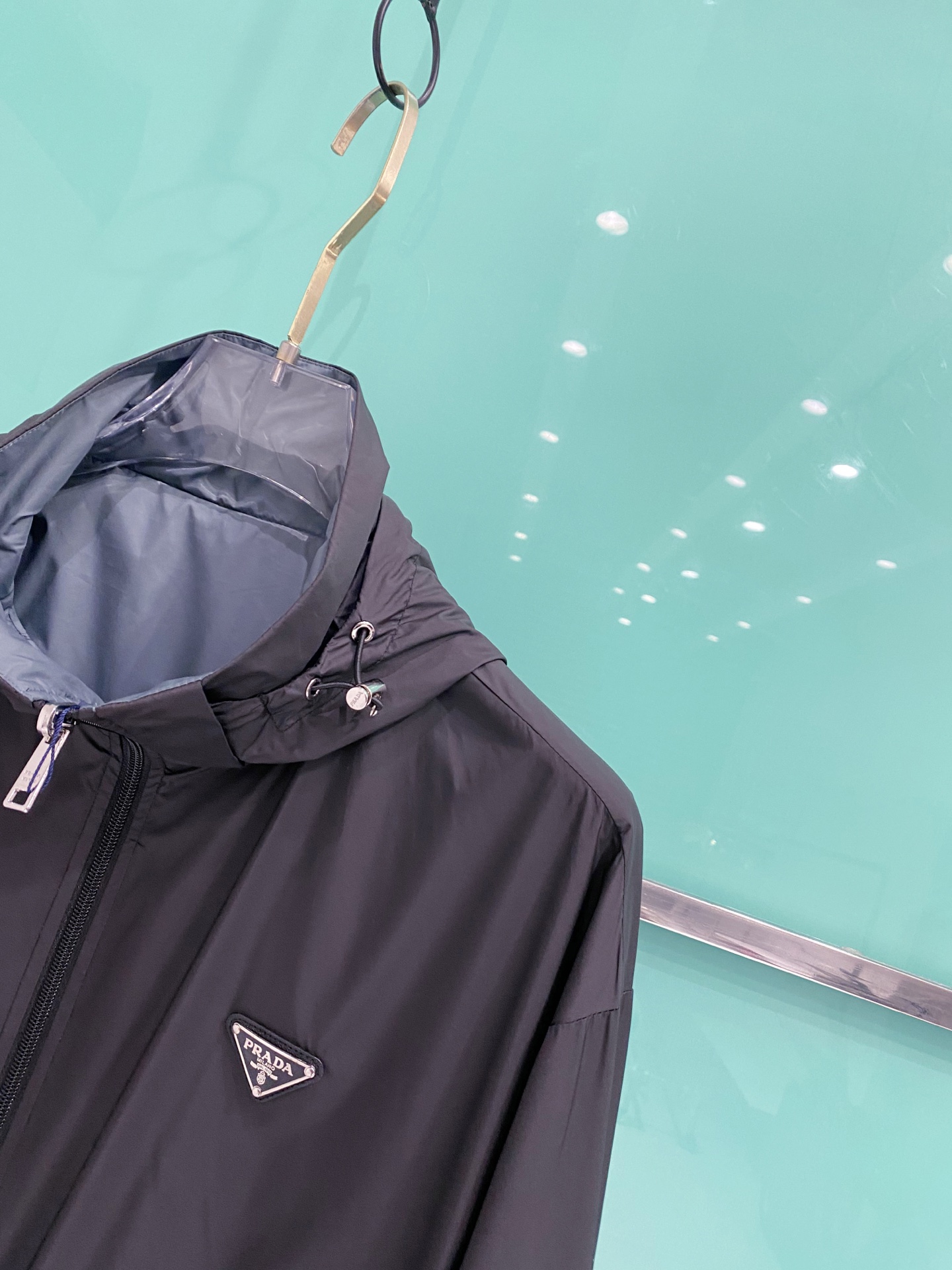 Prada 普拉达 双面穿 2026ss春季新款连帽夹克外套全高端版本！高定专柜面料辅料，透气舒适度高，