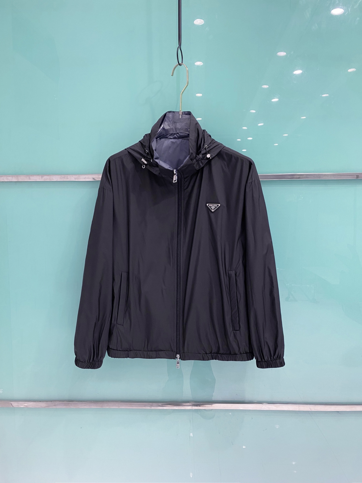 Prada 普拉达 双面穿 2026ss春季新款连帽夹克外套全高端版本！高定专柜面料辅料，透气舒适度高，