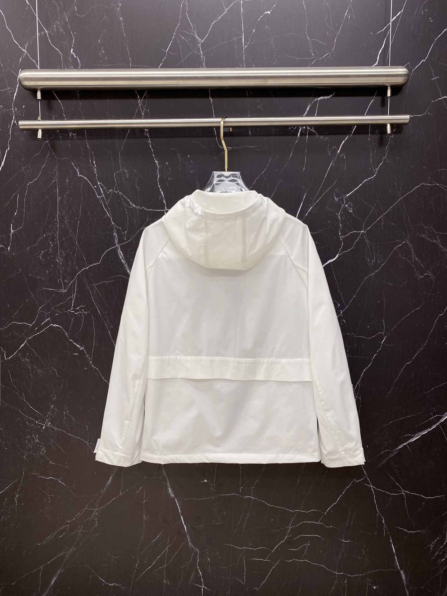 LV 2026ss春季新款连帽夹克外套全高端版本！高定专柜面料辅料，透气舒适度高，细节无可挑剔，做工考究