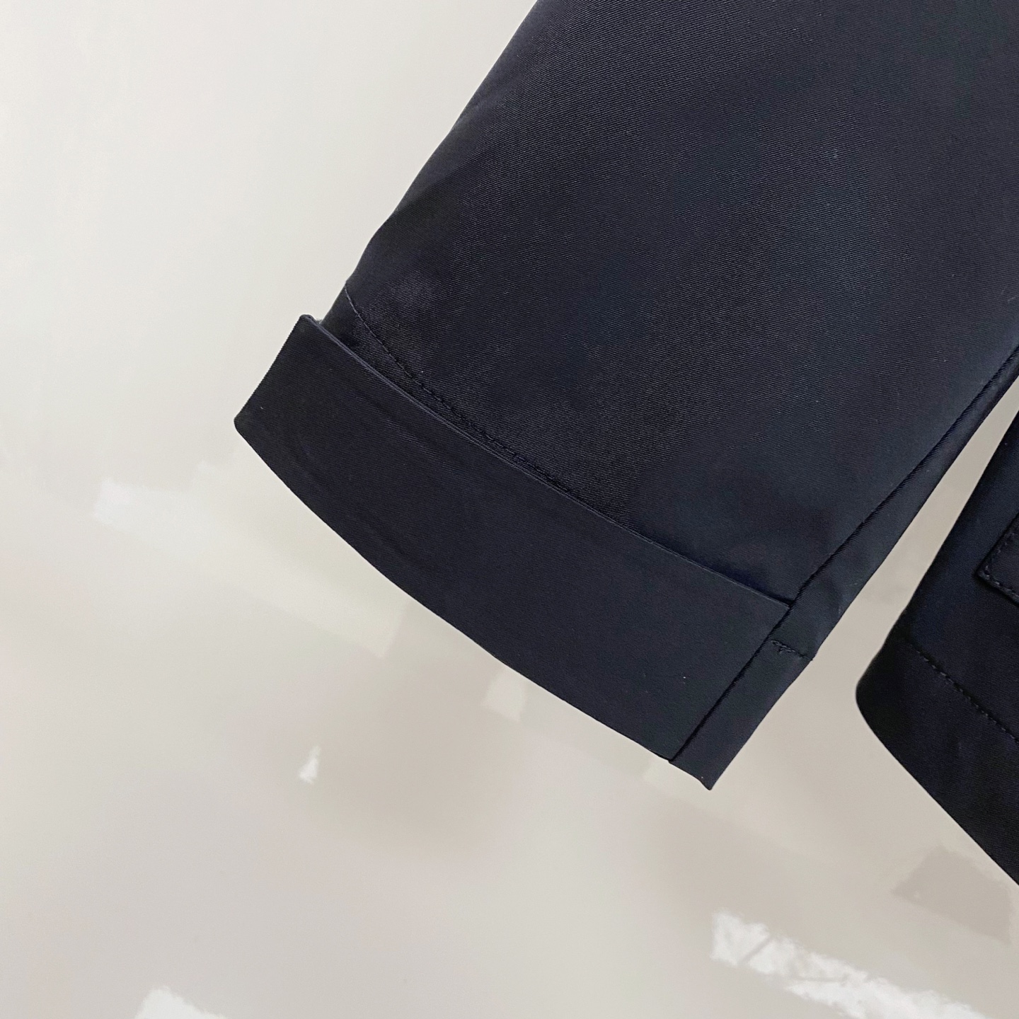 LV 2026ss春季新款连帽夹克外套全高端版本！高定专柜面料辅料，透气舒适度高，细节无可挑剔，做工考究