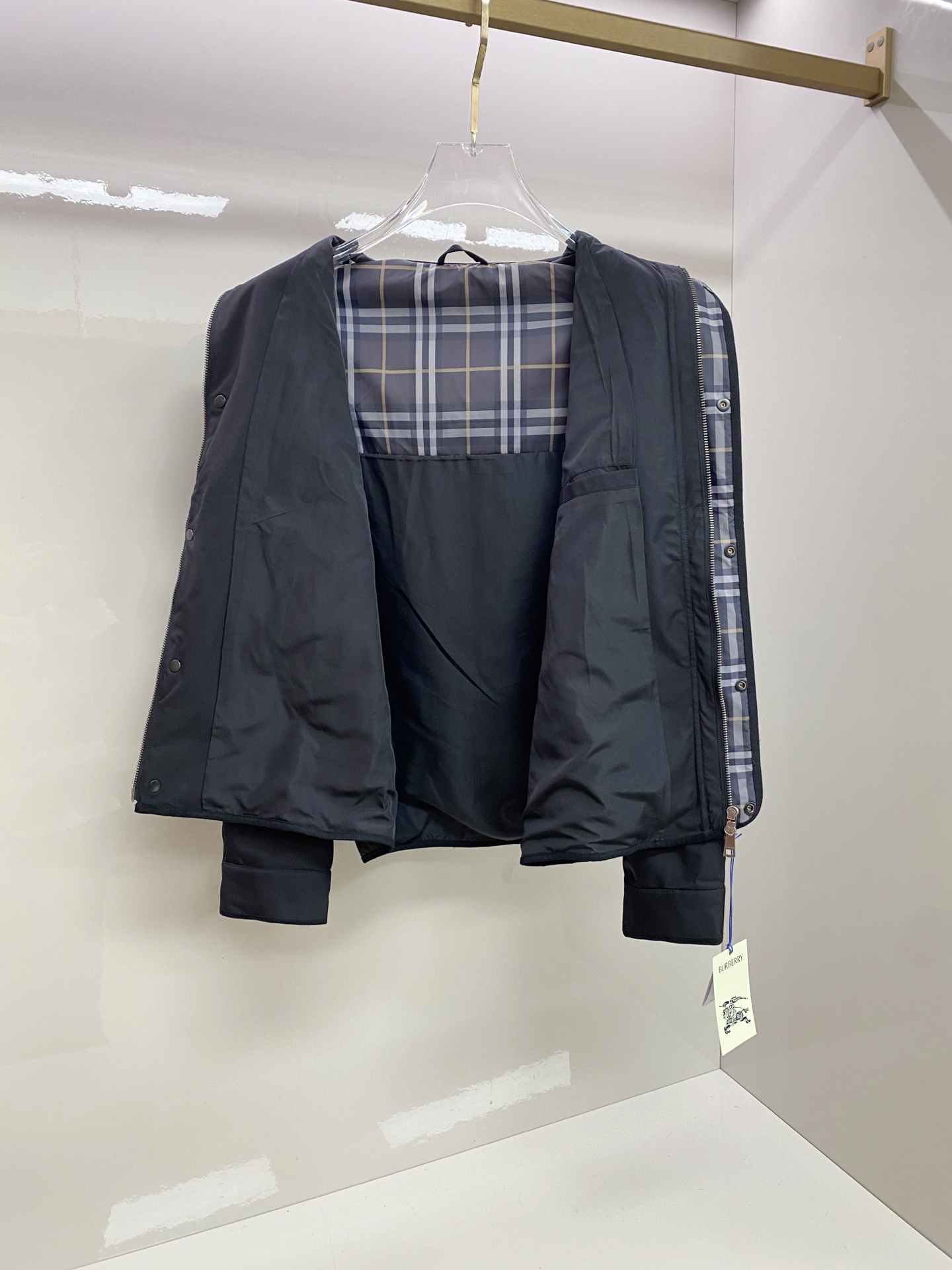 Burberry 巴宝莉 2026ss春季新款夹克外套全高端版本！高定专柜面料辅料，透气舒适度高，细节无