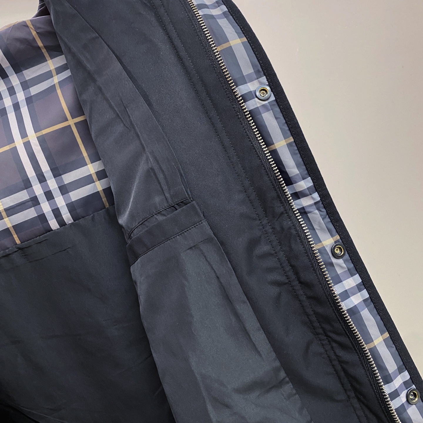 Burberry 巴宝莉 2026ss春季新款夹克外套全高端版本！高定专柜面料辅料，透气舒适度高，细节无