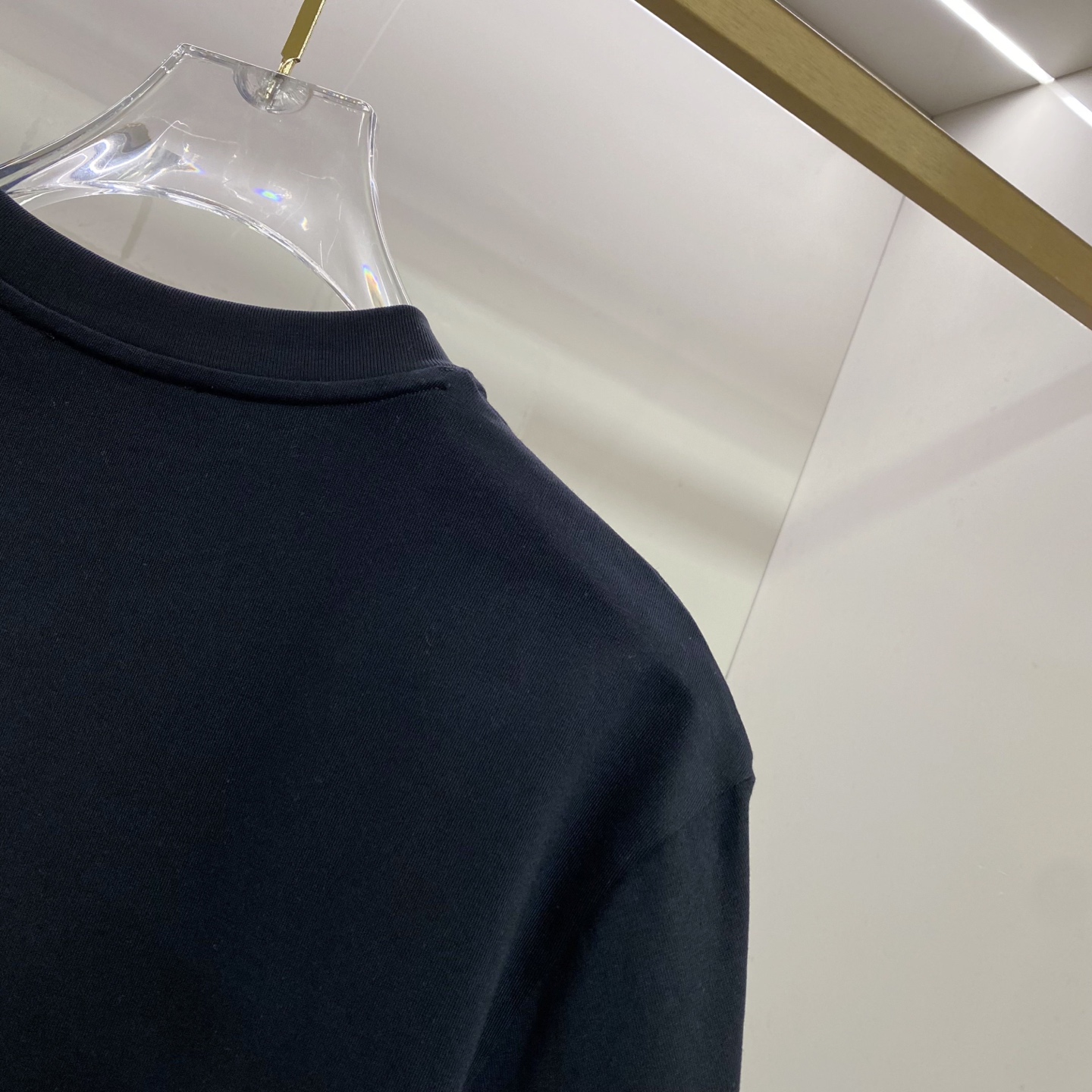 ALO 2026ss 春夏新款首发专柜最新款短袖圆领T恤 高端订制 设计前卫时尚！品牌logo重工艺设计