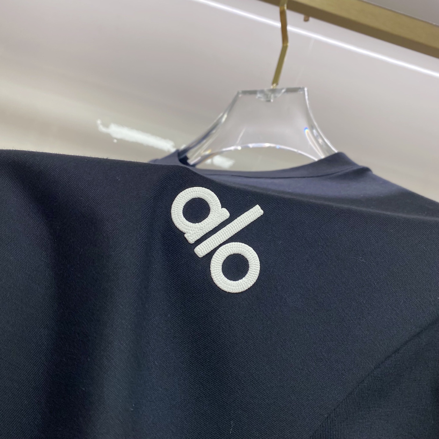 ALO 2026ss 春夏新款首发专柜最新款短袖圆领T恤 高端订制 设计前卫时尚！品牌logo重工艺设计