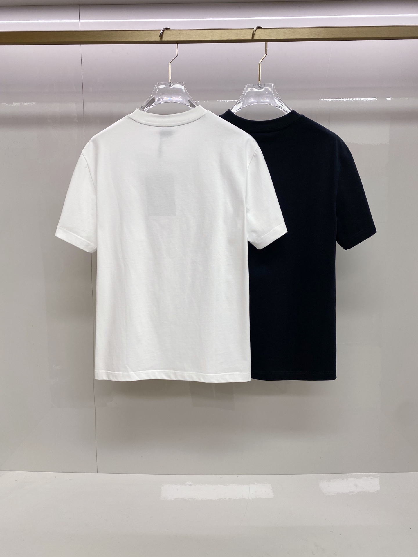 Burberry 巴宝莉 2026ss 春夏新款首发专柜最新款短袖圆领T恤 高端订制 设计前卫时尚！品牌