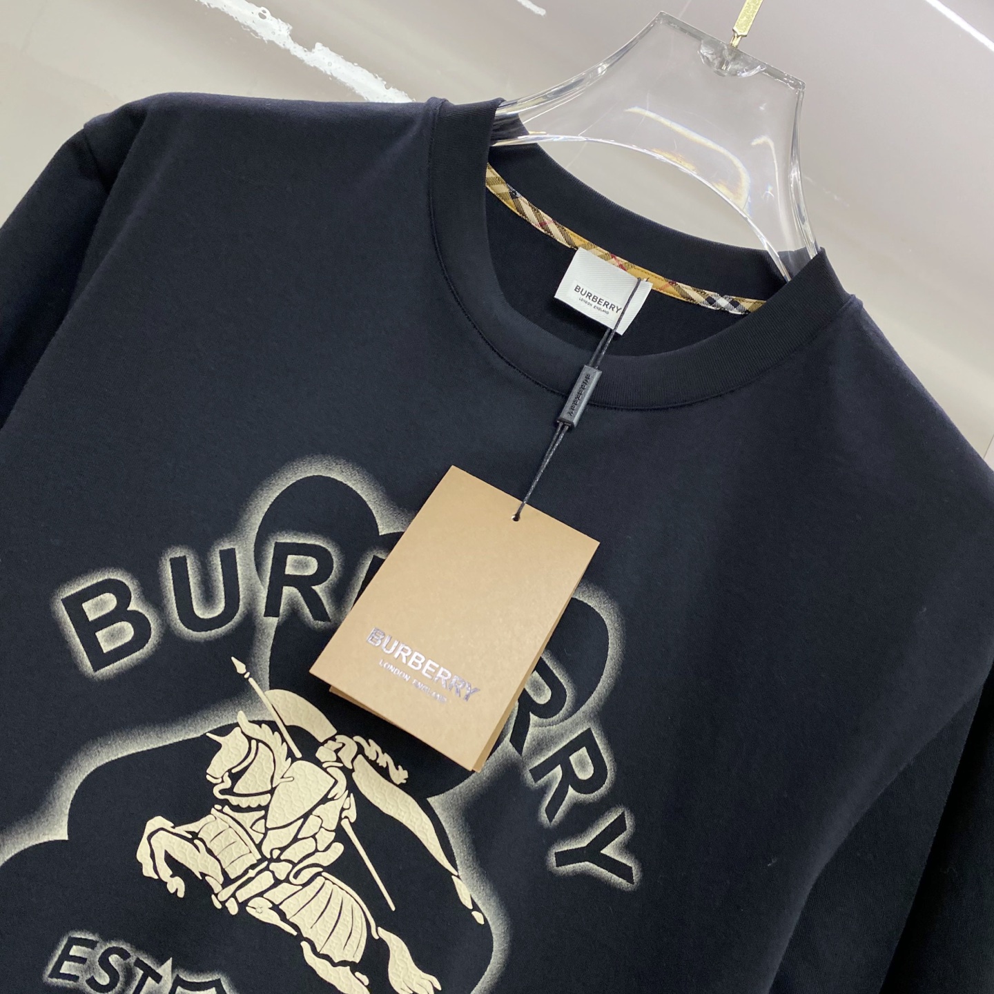 Burberry 巴宝莉 2026ss 春夏新款首发专柜最新款短袖圆领T恤 高端订制 设计前卫时尚！品牌