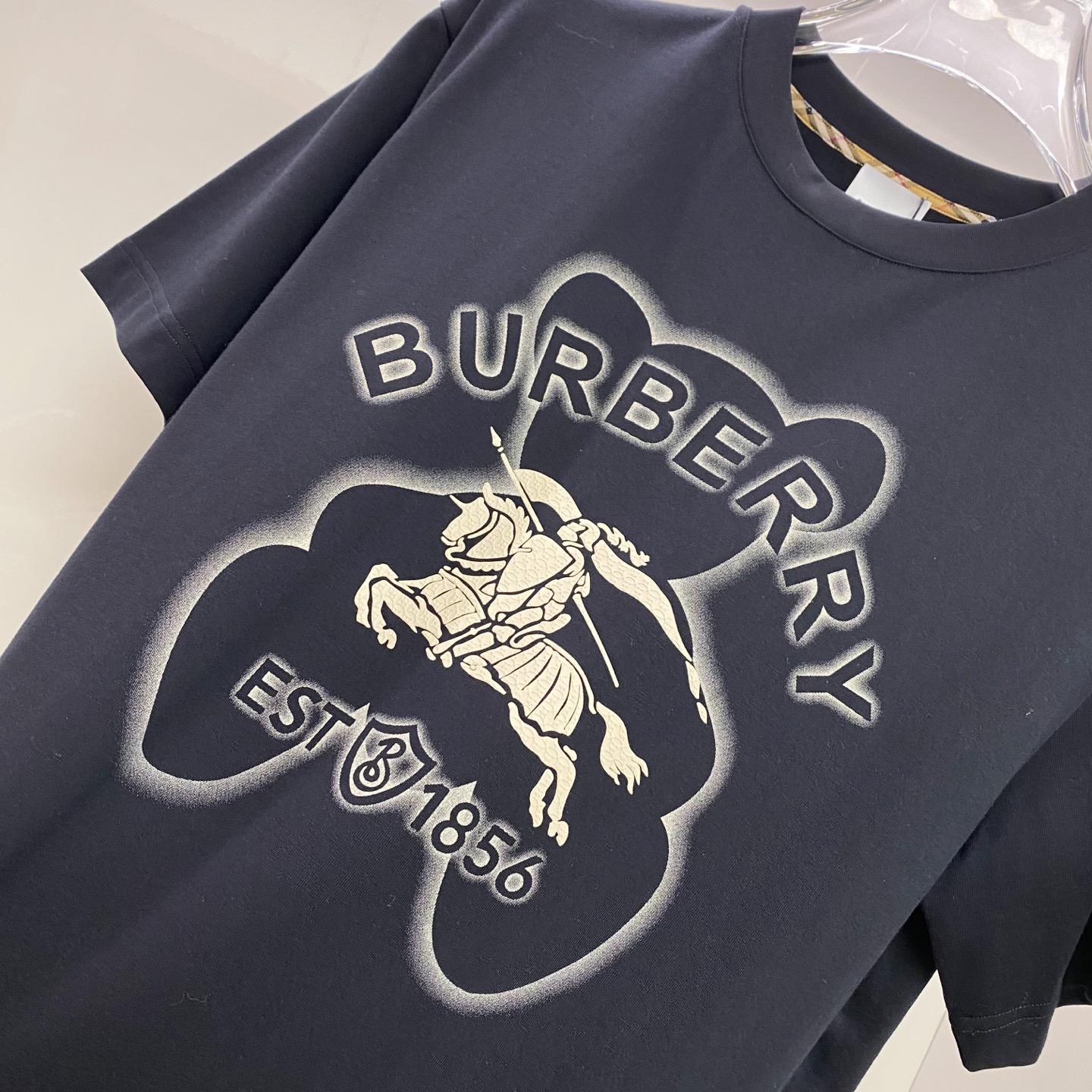 Burberry 巴宝莉 2026ss 春夏新款首发专柜最新款短袖圆领T恤 高端订制 设计前卫时尚！品牌