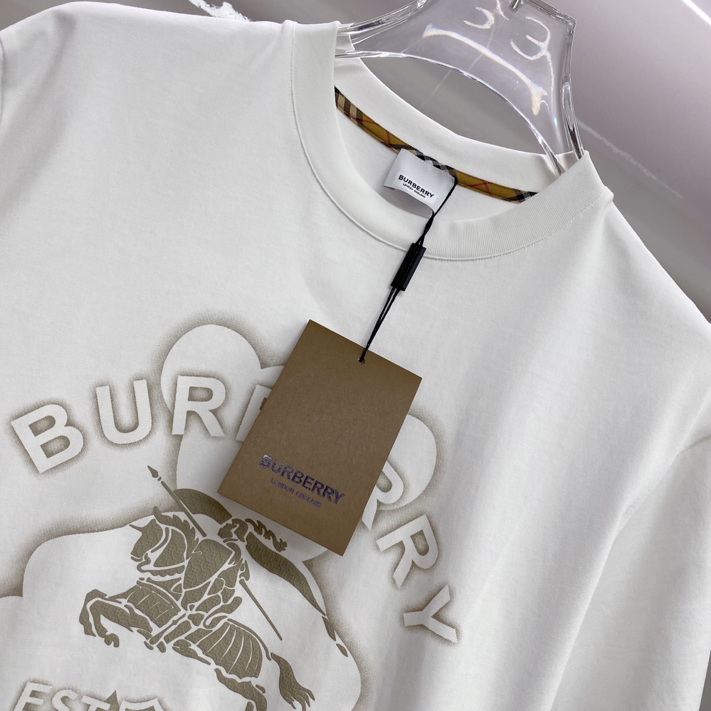 Burberry 巴宝莉 2026ss 春夏新款首发专柜最新款短袖圆领T恤 高端订制 设计前卫时尚！品牌