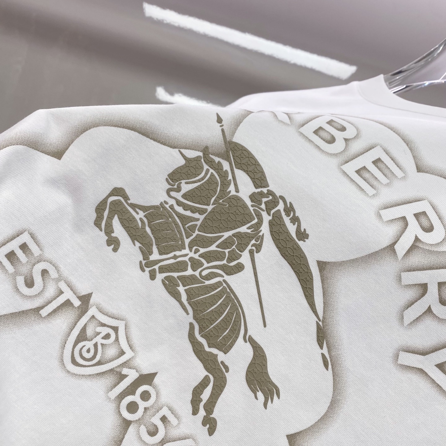 Burberry 巴宝莉 2026ss 春夏新款首发专柜最新款短袖圆领T恤 高端订制 设计前卫时尚！品牌