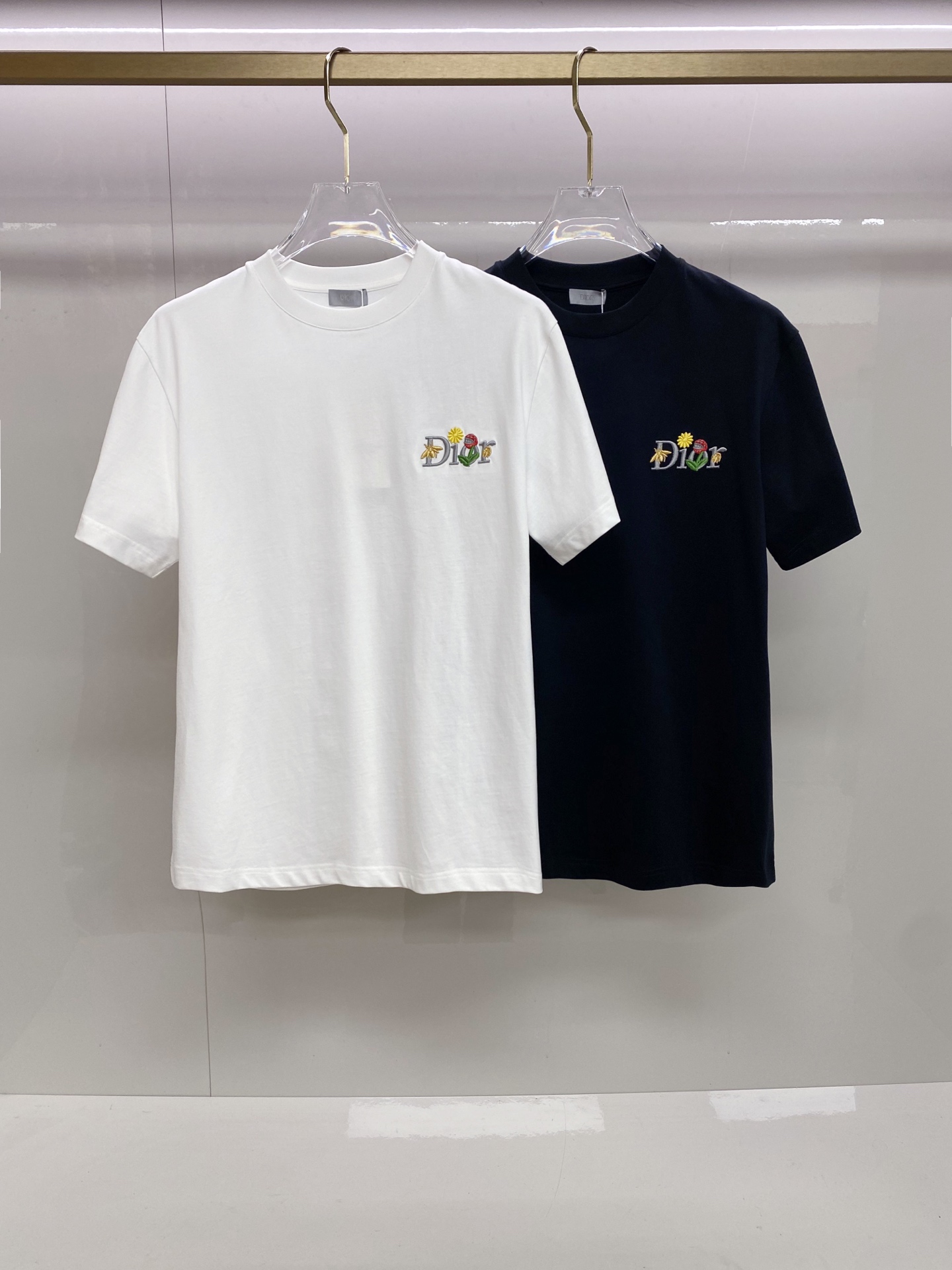Dior 迪奥 2026ss 春夏新款首发专柜最新款短袖圆领T恤 高端订制 设计前卫时尚！品牌logo重