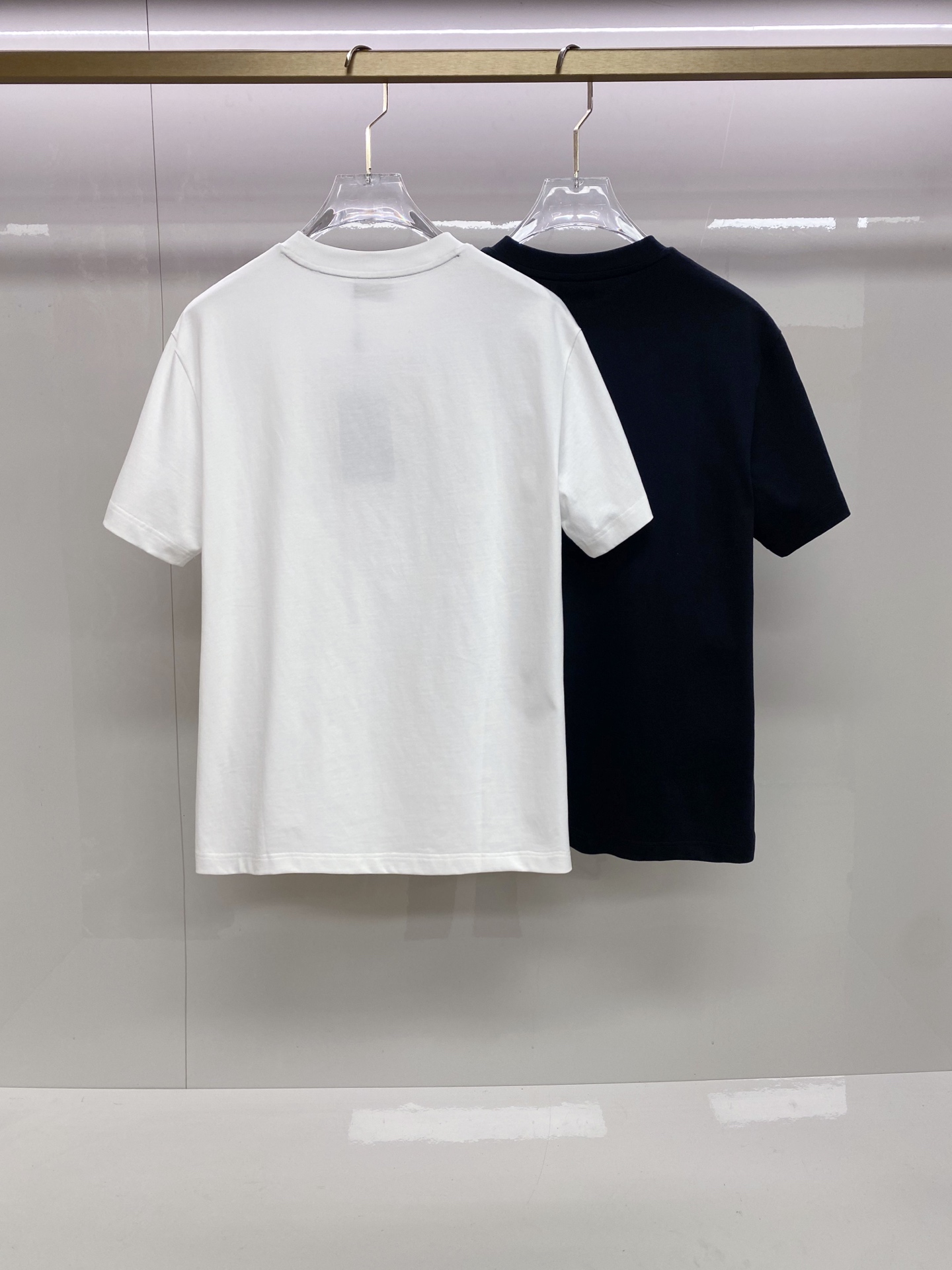 Fendi 芬迪 2026ss 春夏新款首发专柜最新款短袖圆领T恤 高端订制 设计前卫时尚！品牌logo